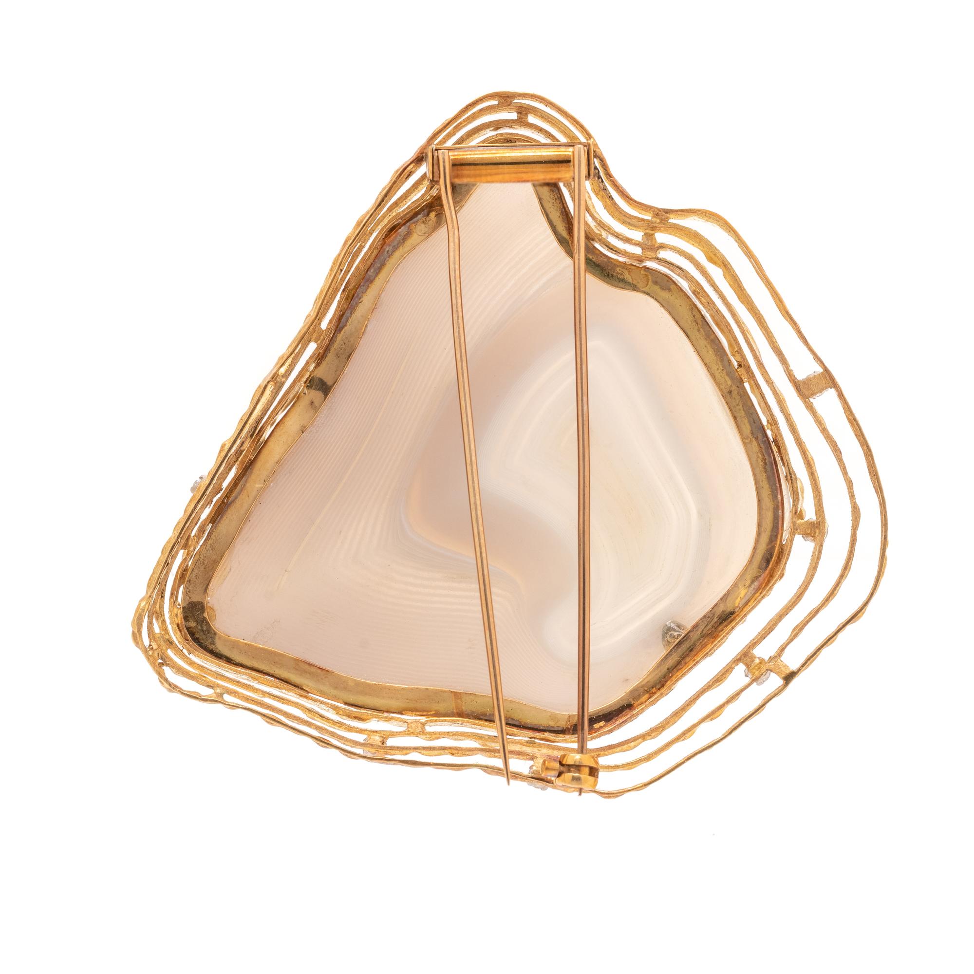 JOHN DONALD, MODERNIST, YELLOW GOLD, AGATE AND DIAMOND BROOCH