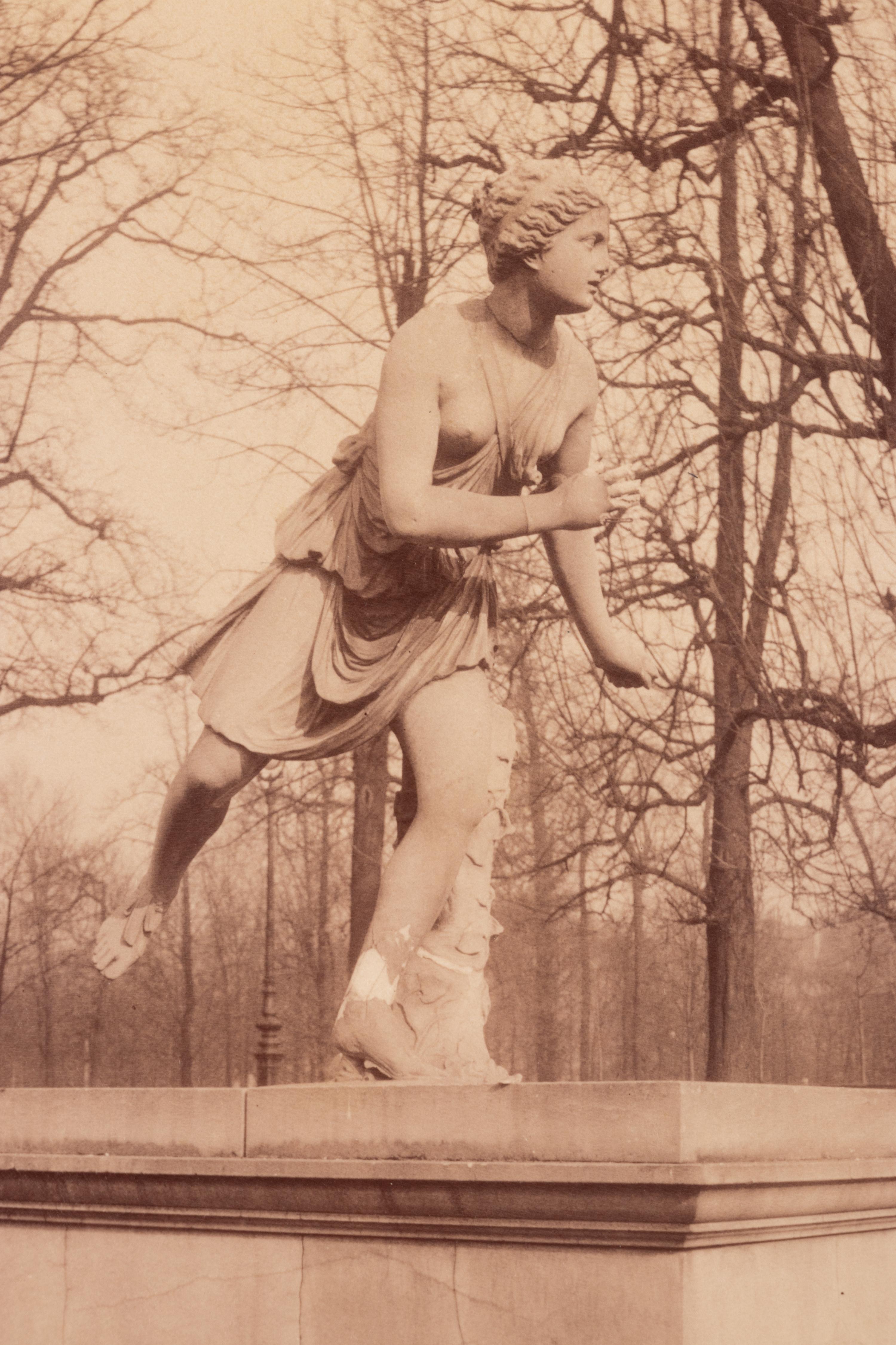 A group of four photographs ( Tuileries - Coureuse par Coustou, 1907; Grand Trianon / Le Buffet , 1902; Meudon - ancien château , 1902; Parc de Sceaux , 1925)