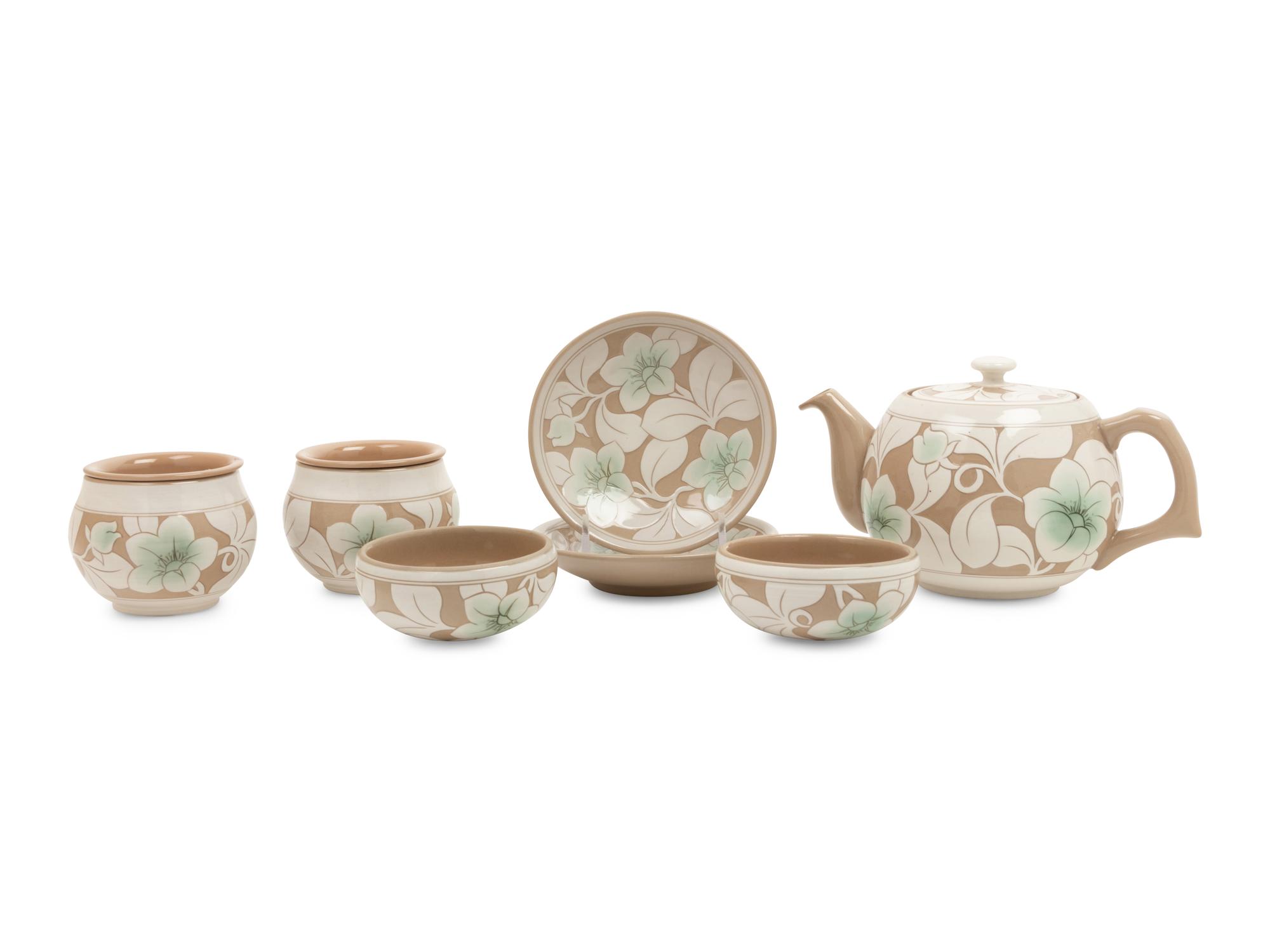 A Japanese Earthenware Tea Service