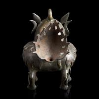 A Chinese Patinated Bronze Luduan Censer, Late Ming to Qing Dynasty 明末清初 銅甪端