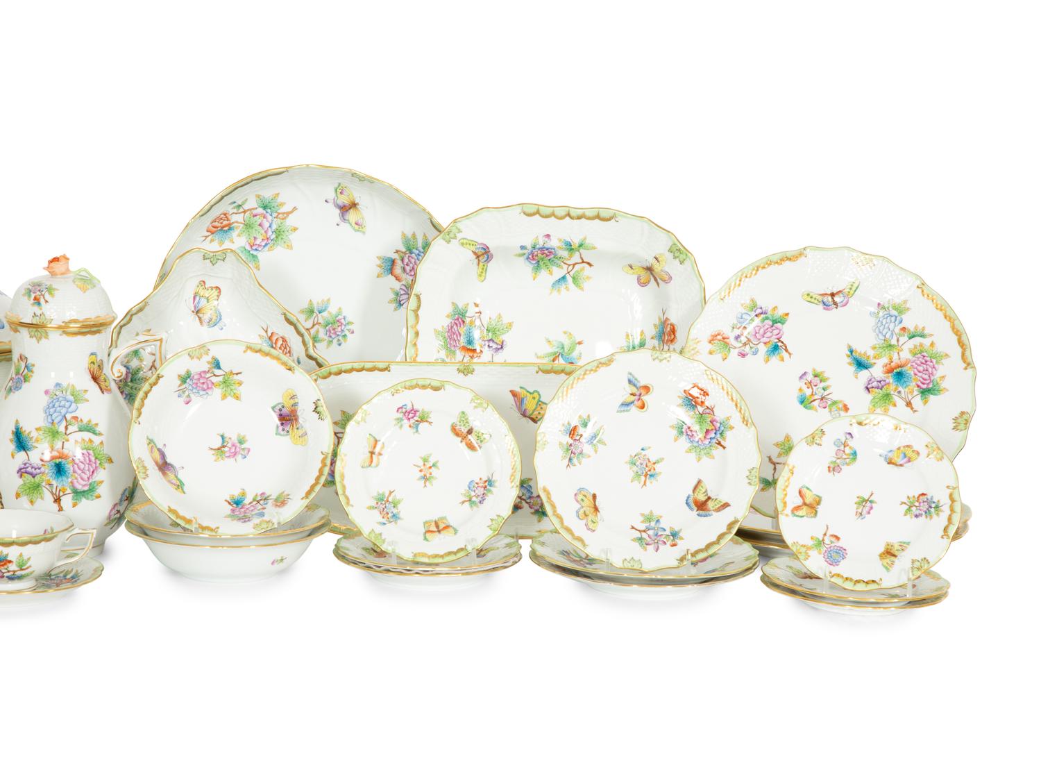 A Herend Queen Victoria Porcelain Dinner Service