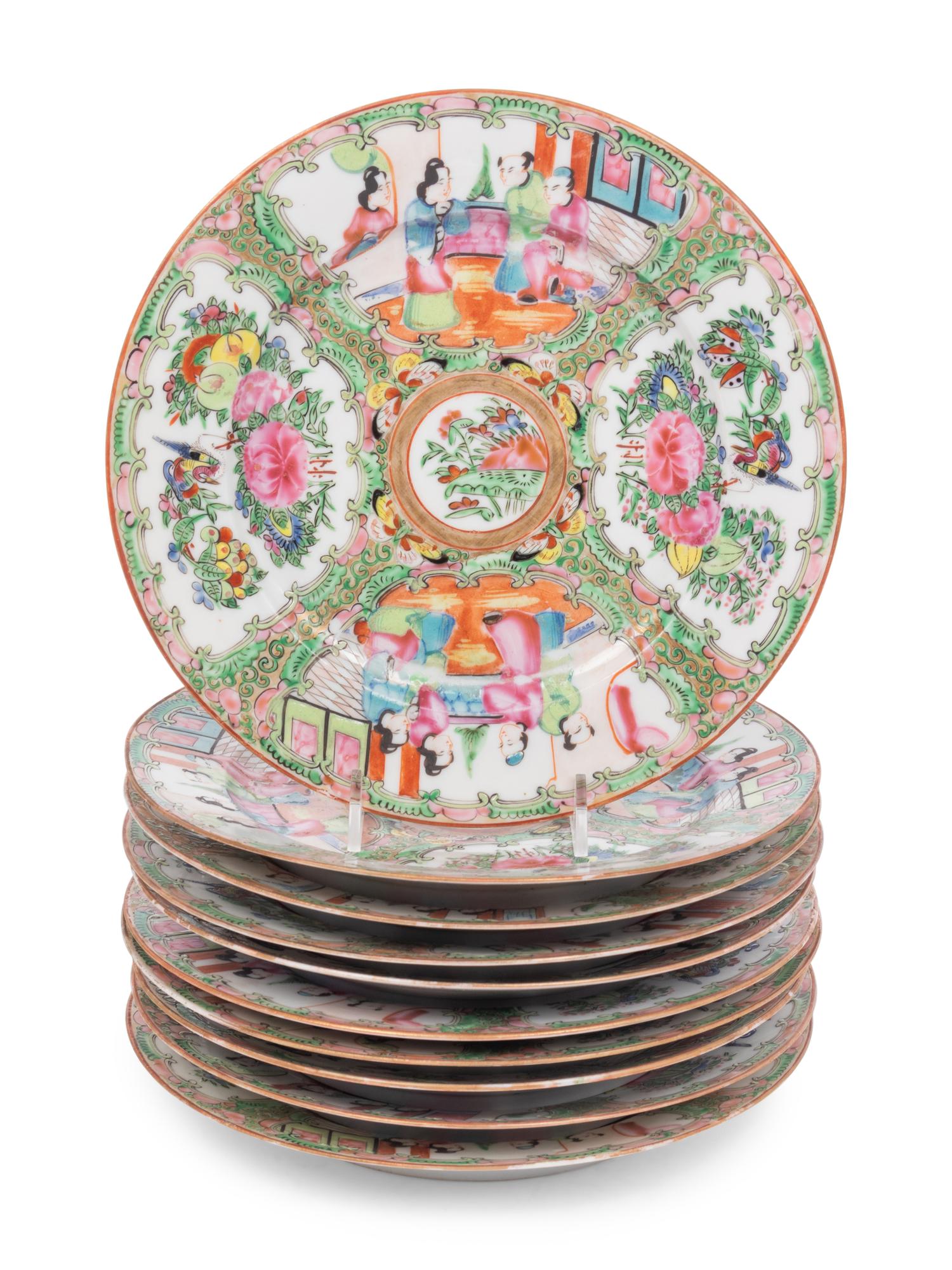 A Chinese Export Rose Medallion Porcelain Dining Set