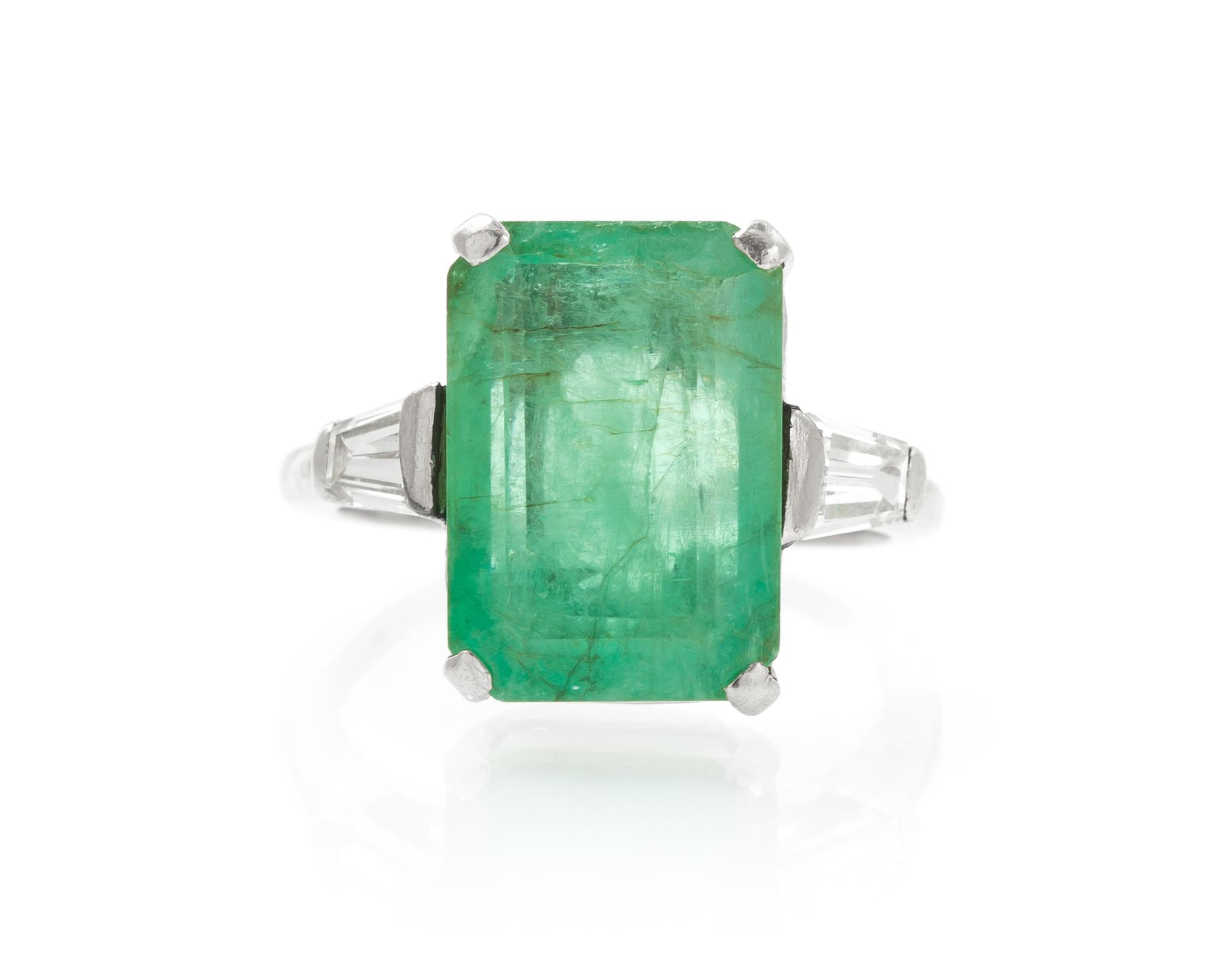 A Platinum, Emerald and Diamond Ring, 3.70 dwts.