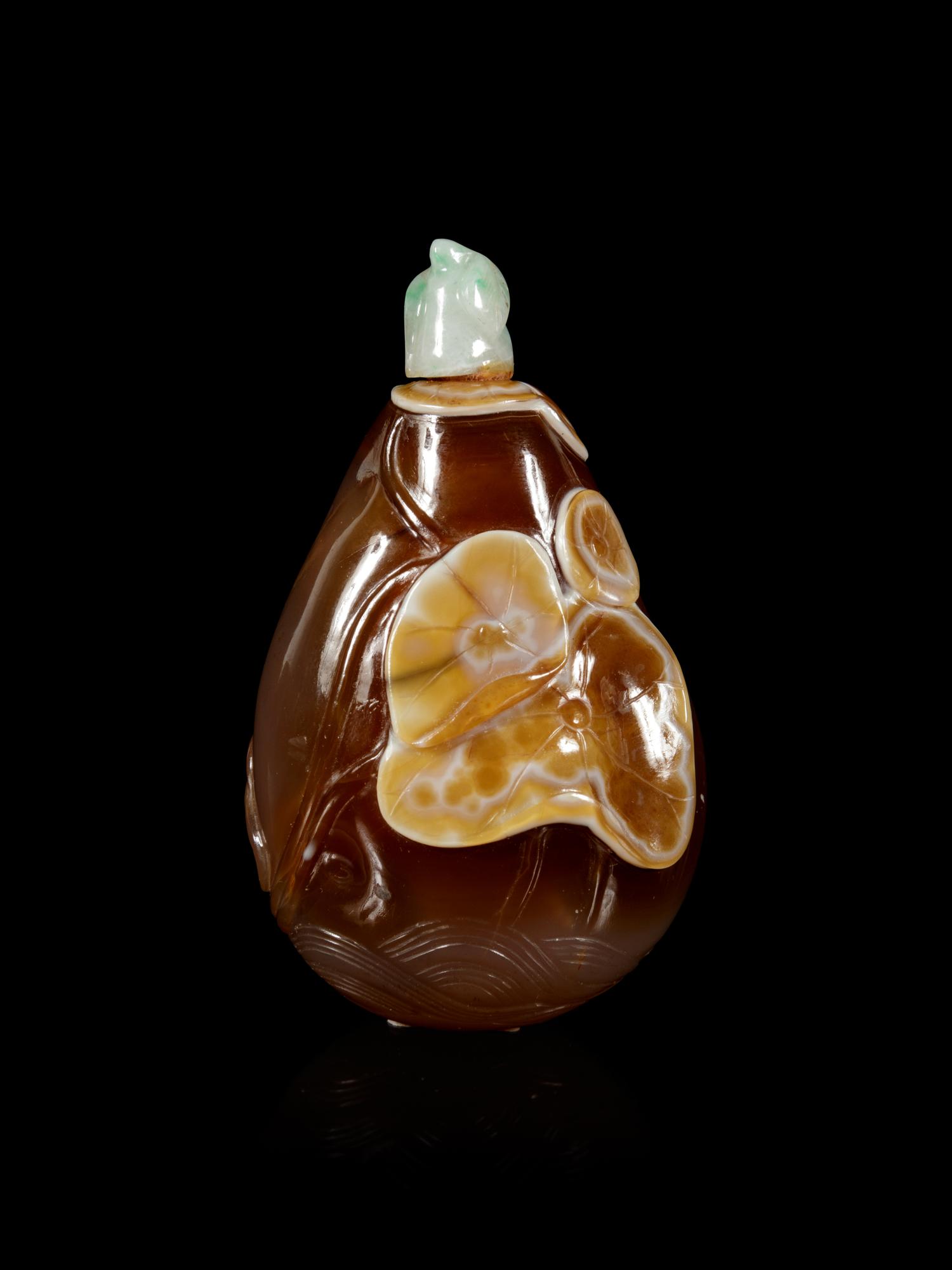 A Carved Agate Jujube-Form Snuff Bottle