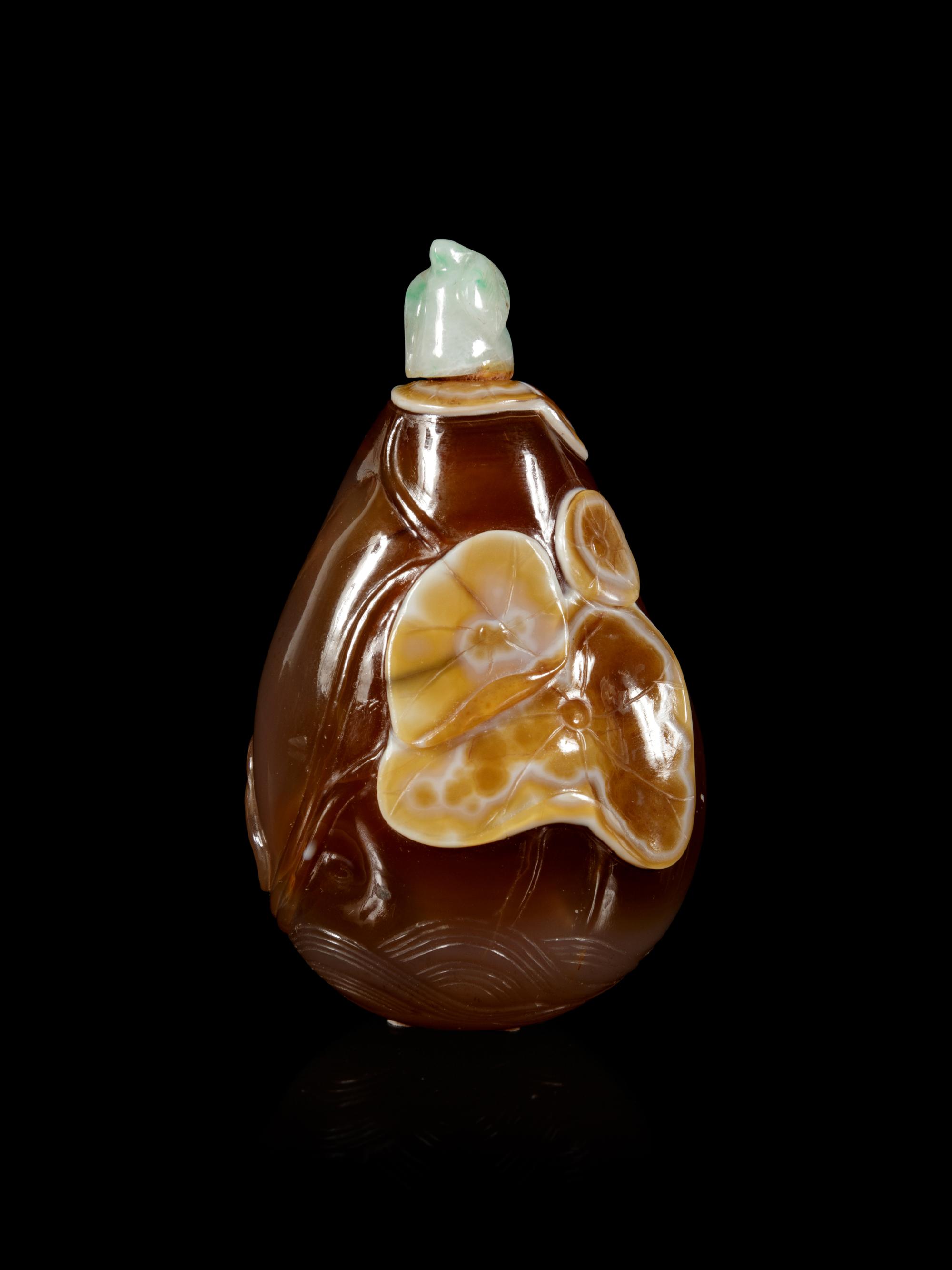 A Carved Agate Jujube-Form Snuff Bottle