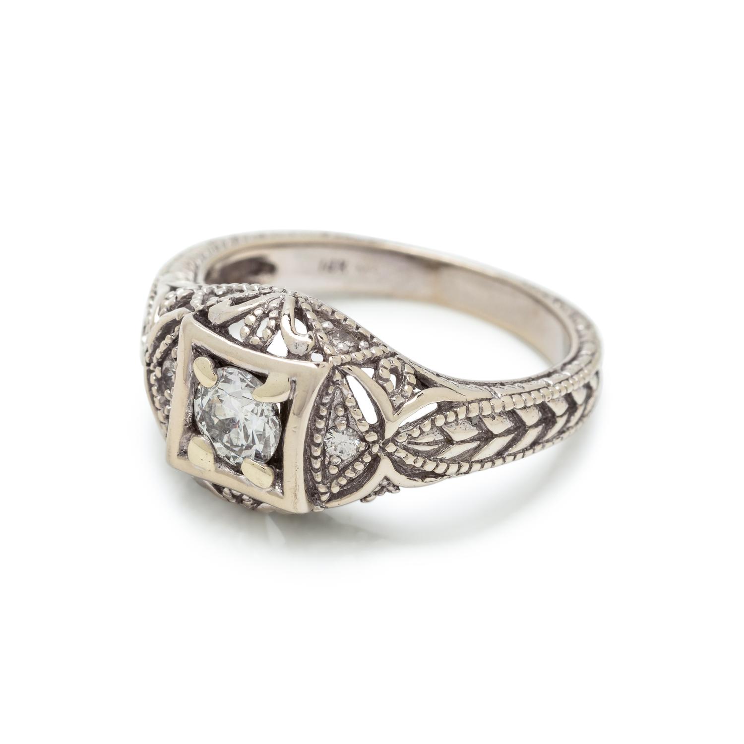 DIAMOND RING