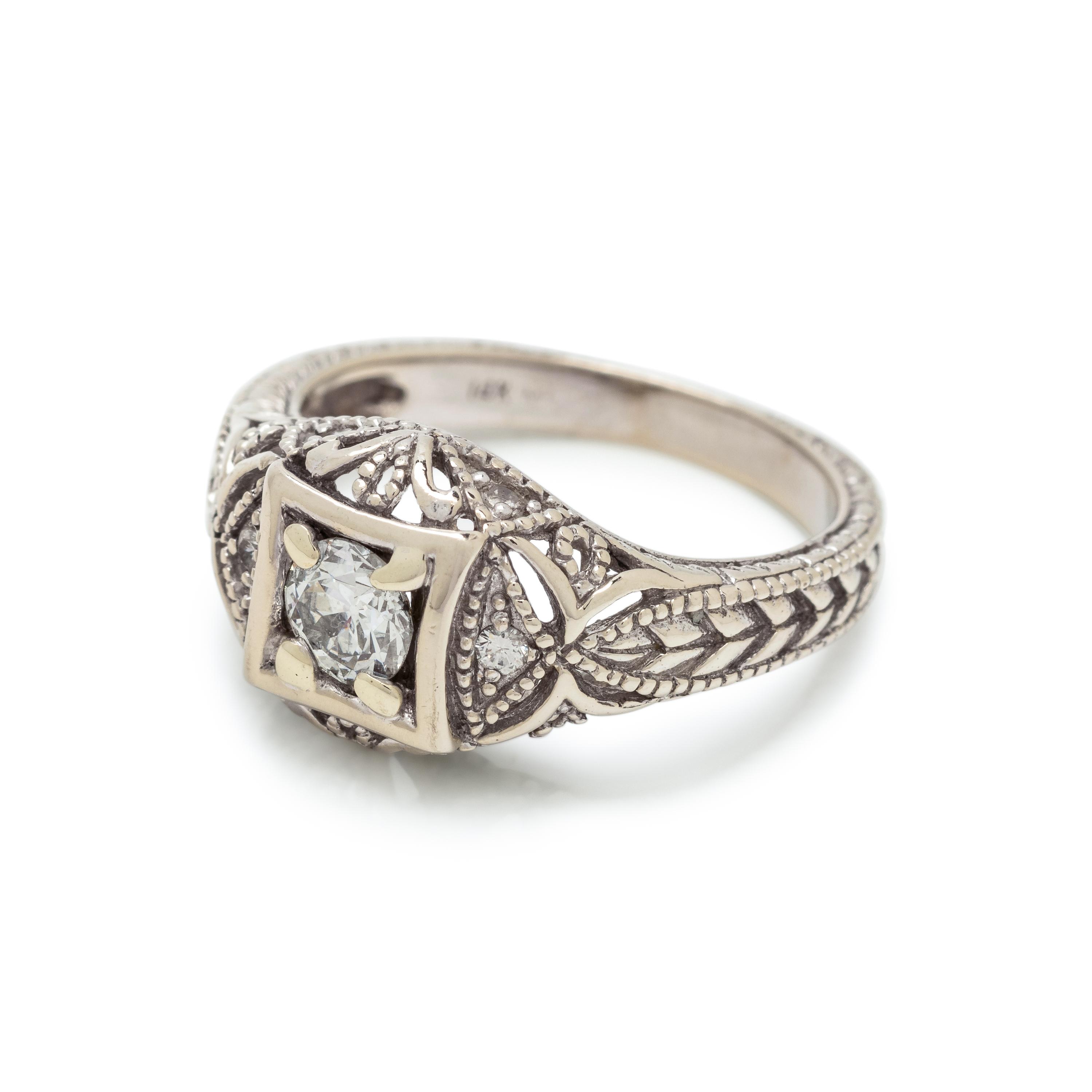DIAMOND RING