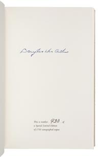 MACARTHUR, Douglas (1880-1964). Reminiscences . New York: McGraw-Hill Book Company, 1964.