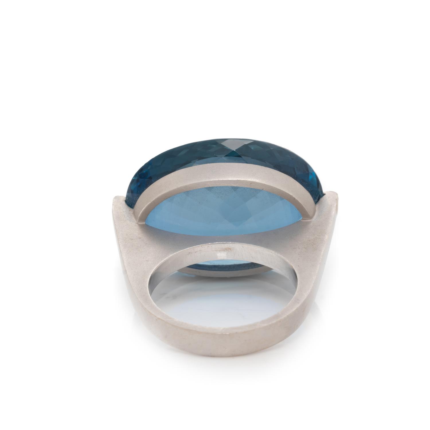 AMSTERDAM SAUER, WHITE GOLD AND AQUAMARINE RING