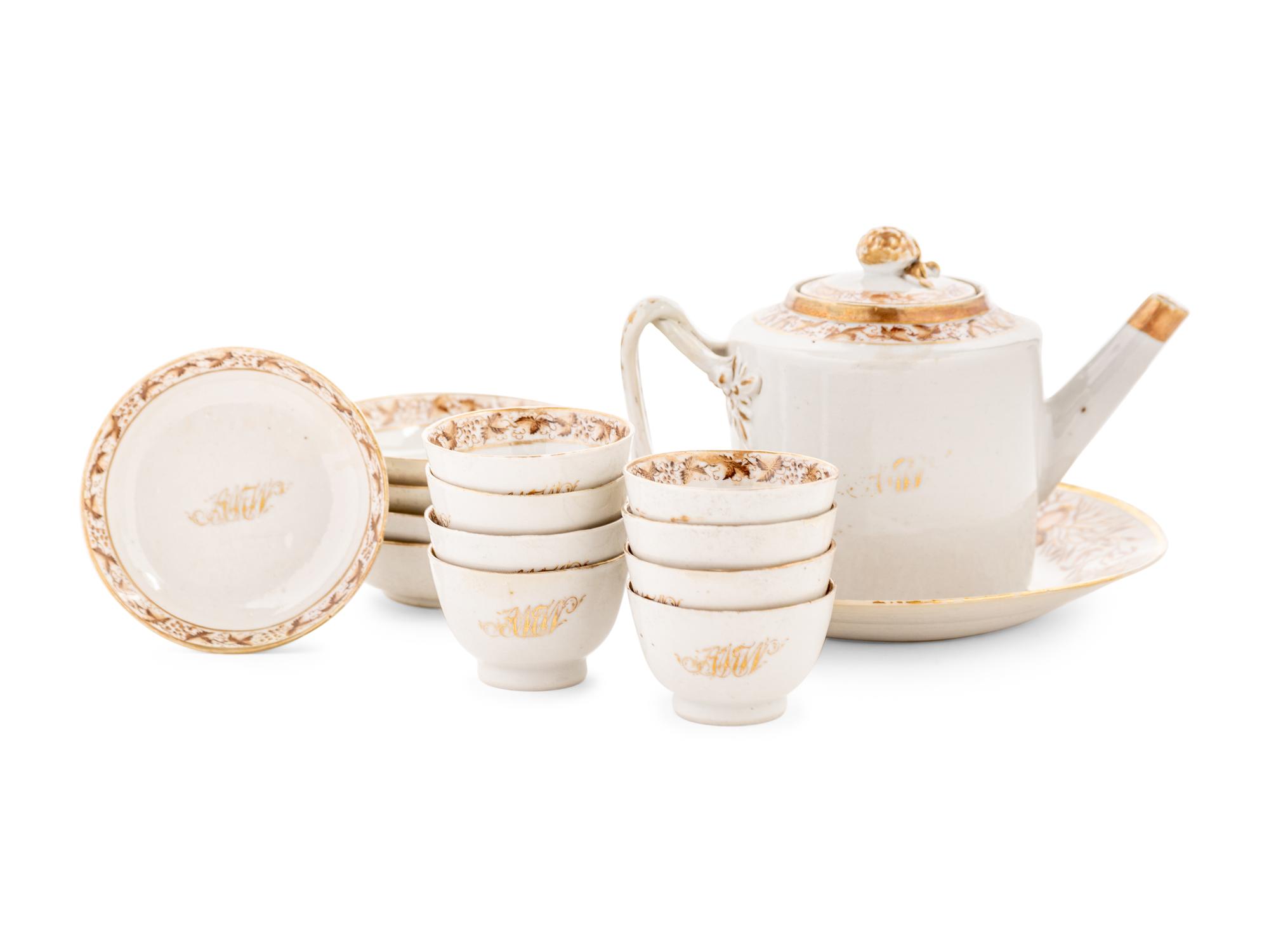 A Chinese Export Porcelain Tea Set