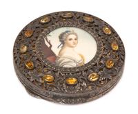 An English/French .800 Silver Compact Diameter 4 inches. — 20TH CENTURY
