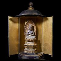 A Large Japanese Gilt and Lacquered Zushi Shrine, Edo Period 日本江戶時代 木漆金佛龕