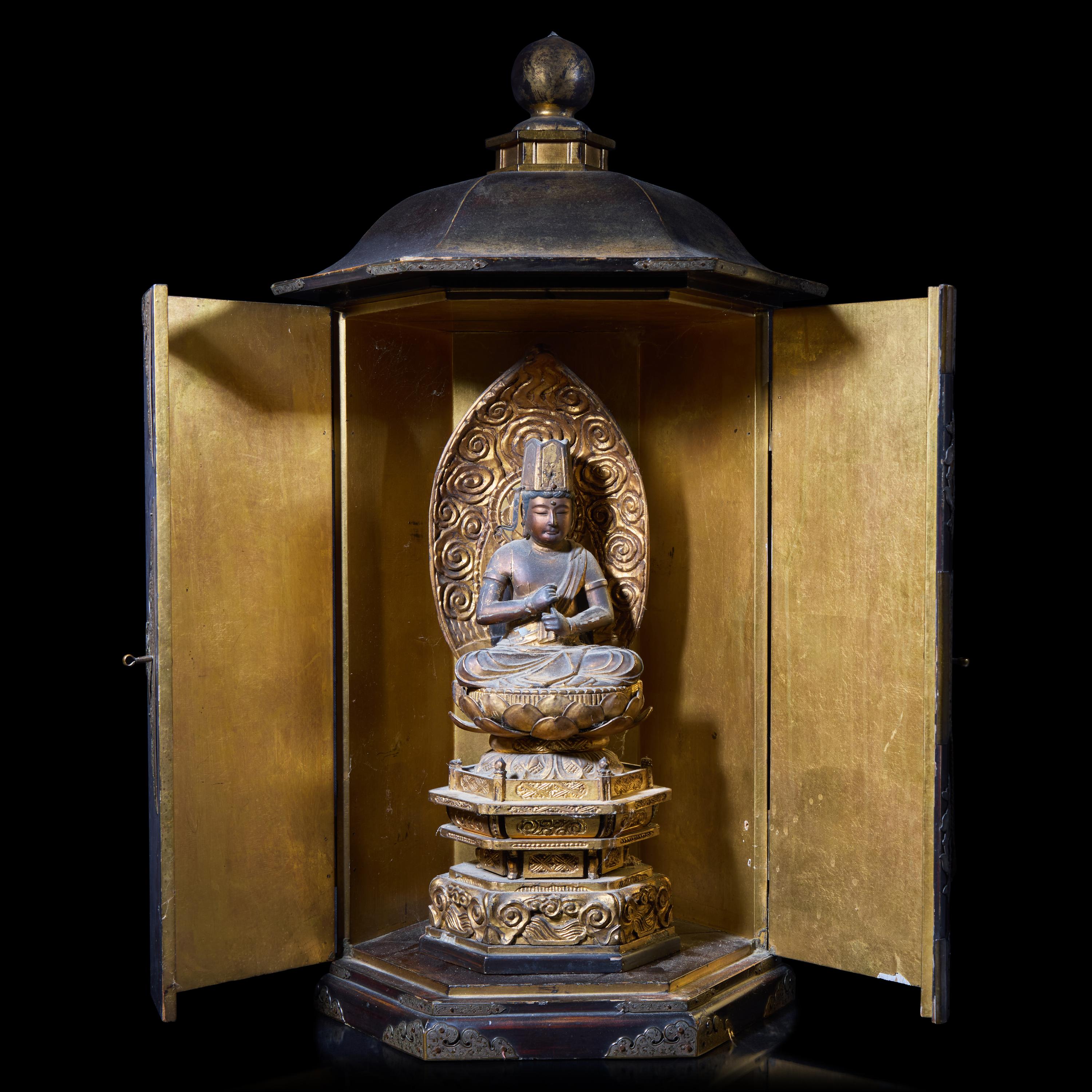 A Large Japanese Gilt and Lacquered Zushi Shrine, Edo Period 日本江戶時代 木漆金佛龕