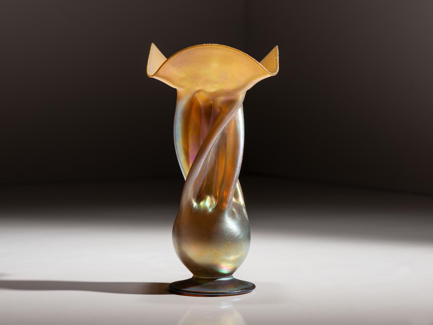 Twist Stem Aurene Vase