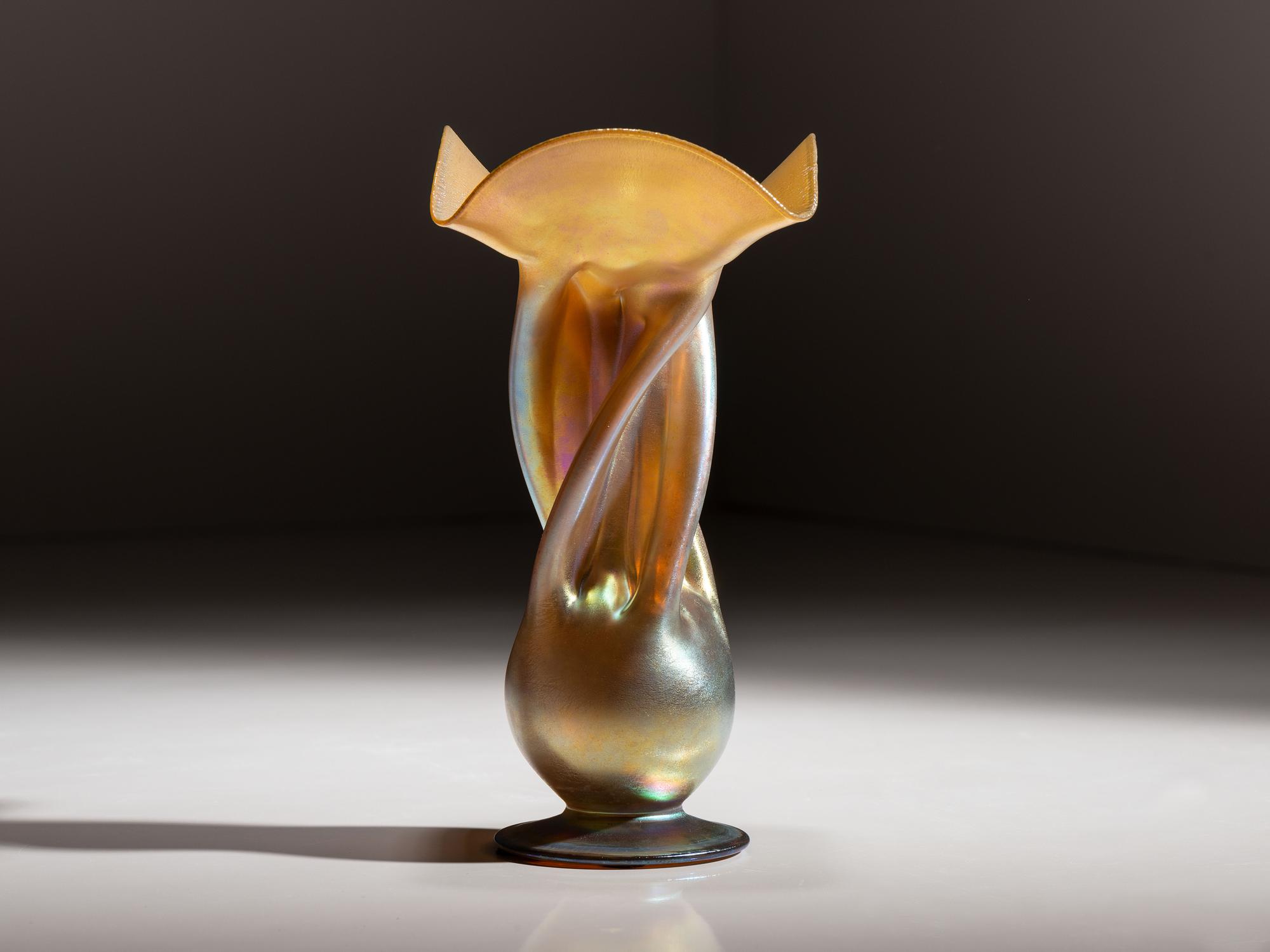 Twist Stem Aurene Vase