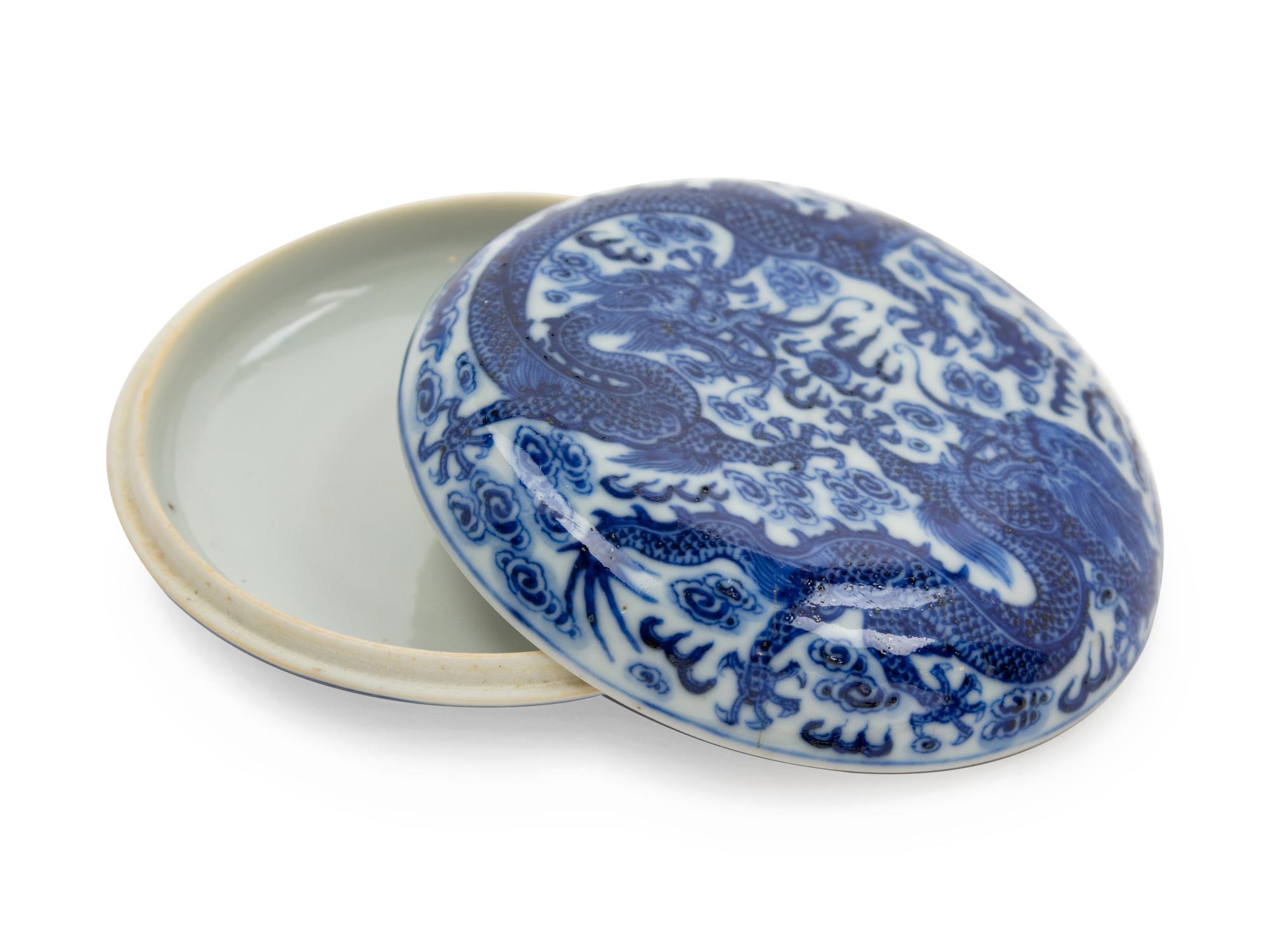 A Chinese Porcelain Seal Box and Cover