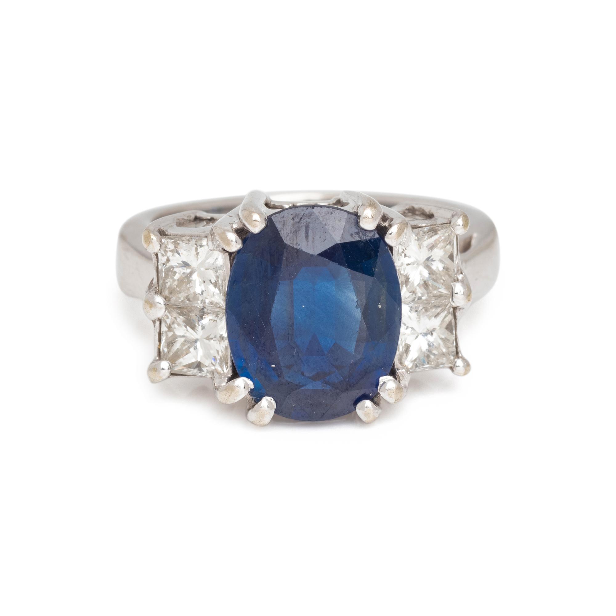 SAPPHIRE AND DIAMOND RING