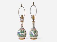A pair of Japanese Kakiemon palate vases, early 18th century 日本花樽改制檯燈一對 十八世紀初