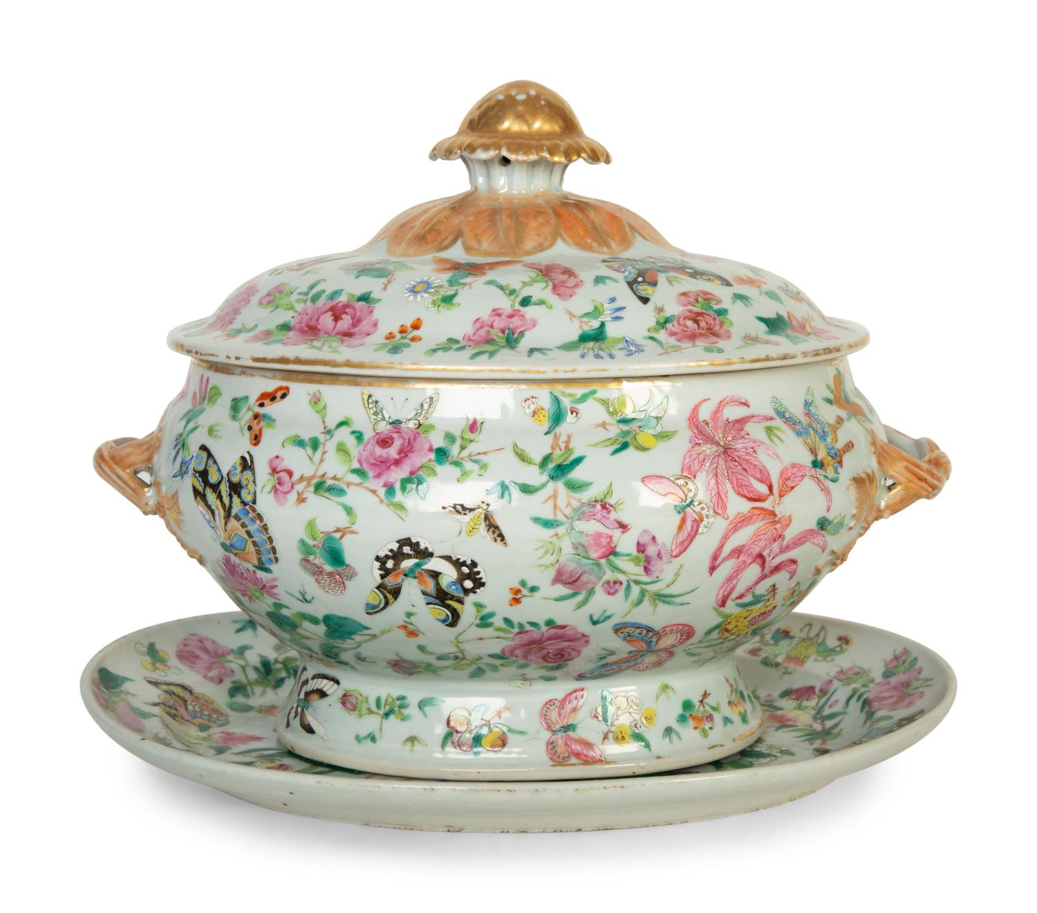 A Chinese Export Famille Rose Porcelain Covered Tureen and Underplate — 19th/20th Century