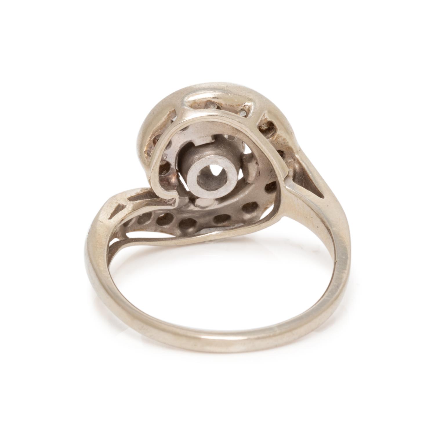 DIAMOND RING