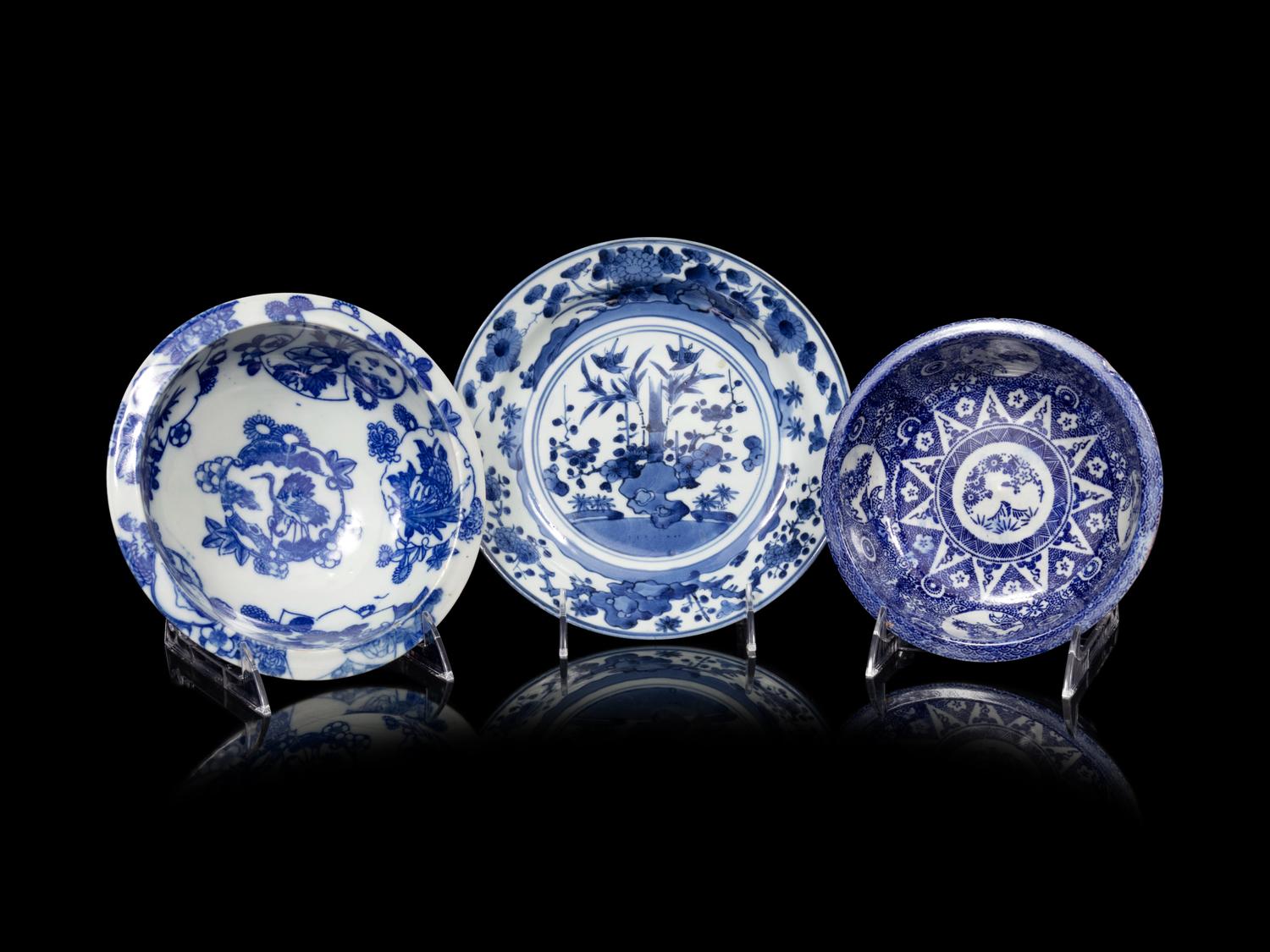 11 Chinese and Japanese Blue and White Articles
