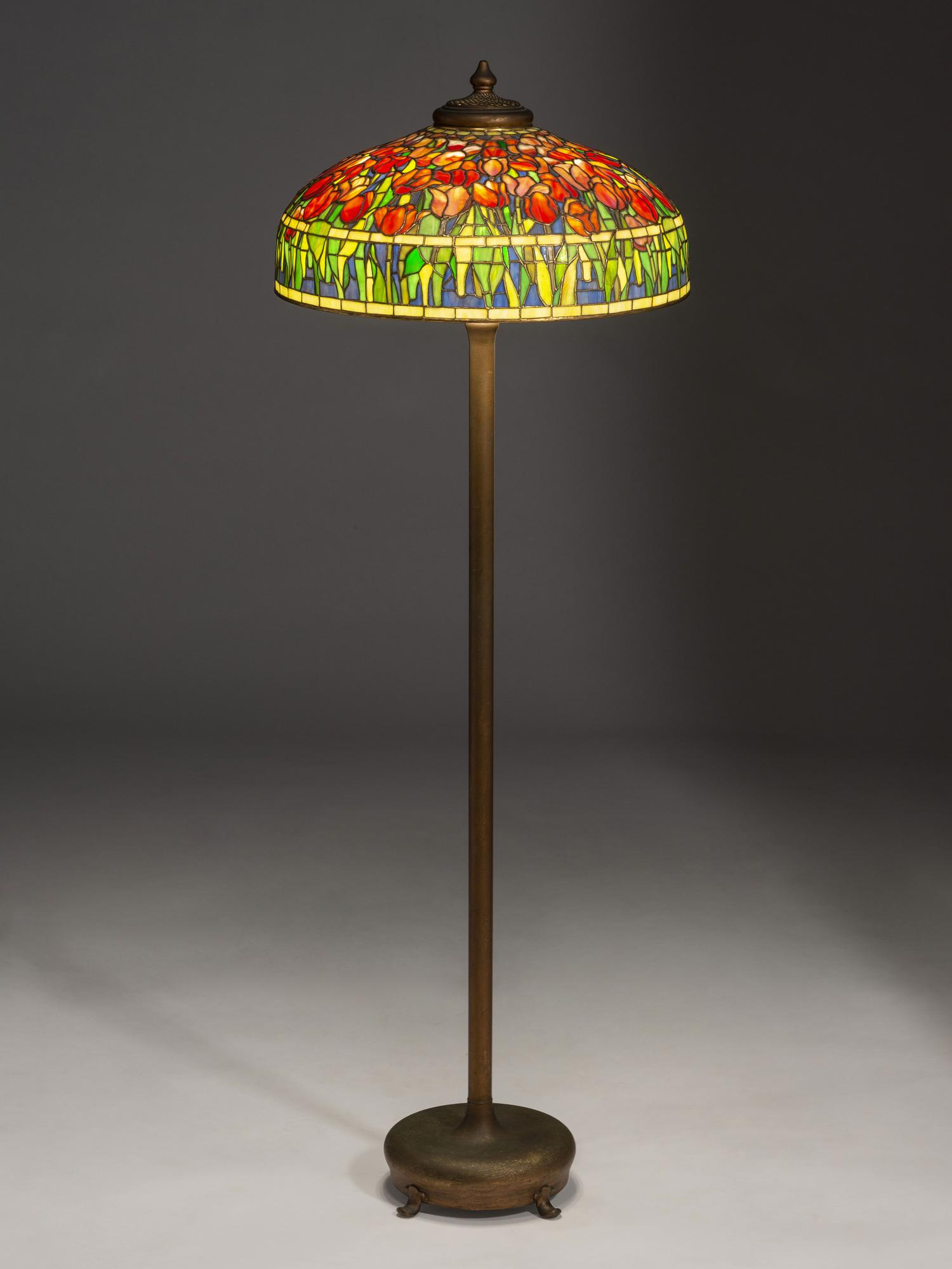 Tulip Floor Lamp with Piano Base