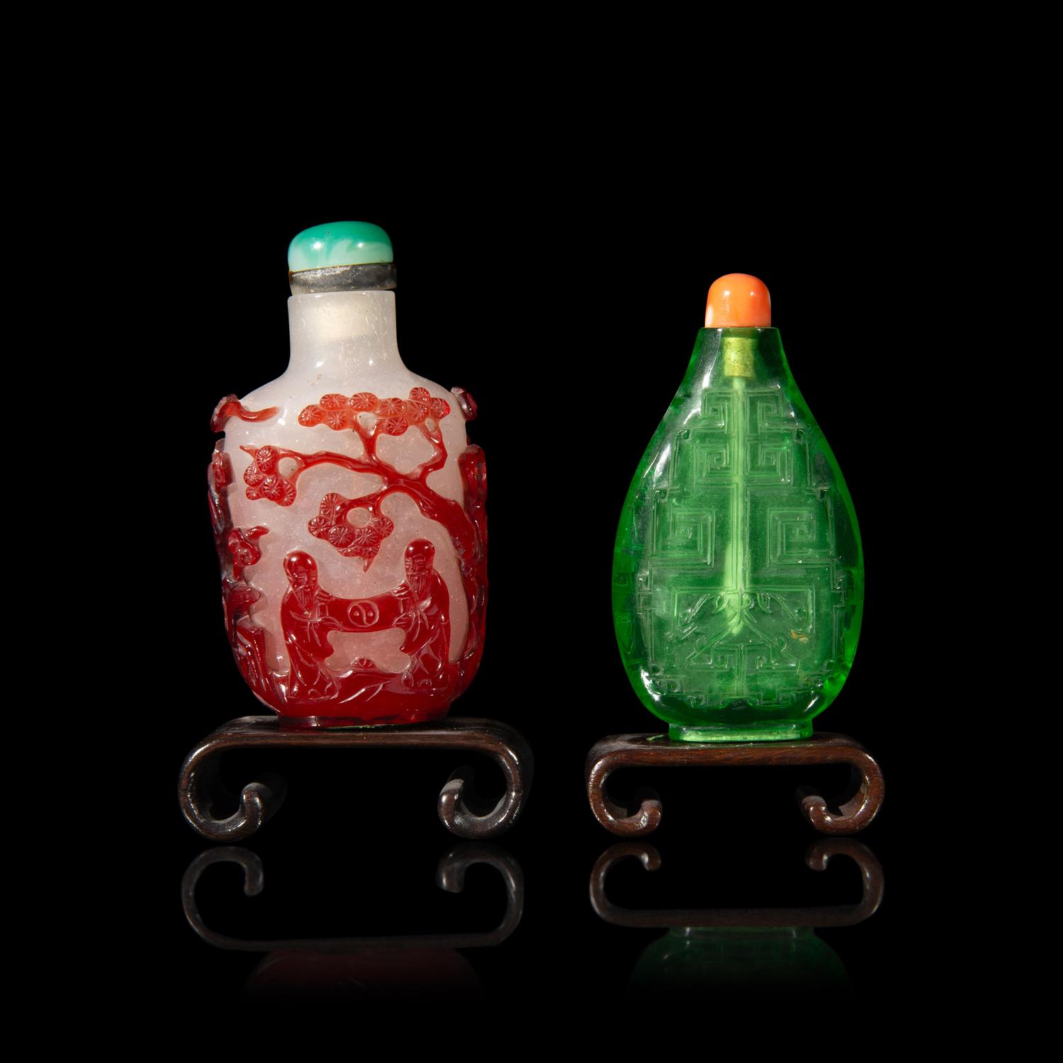 Two Chinese Glass Snuff Bottles, Late 19th-20th Century 晚清-近代 料器鼻烟壺兩支