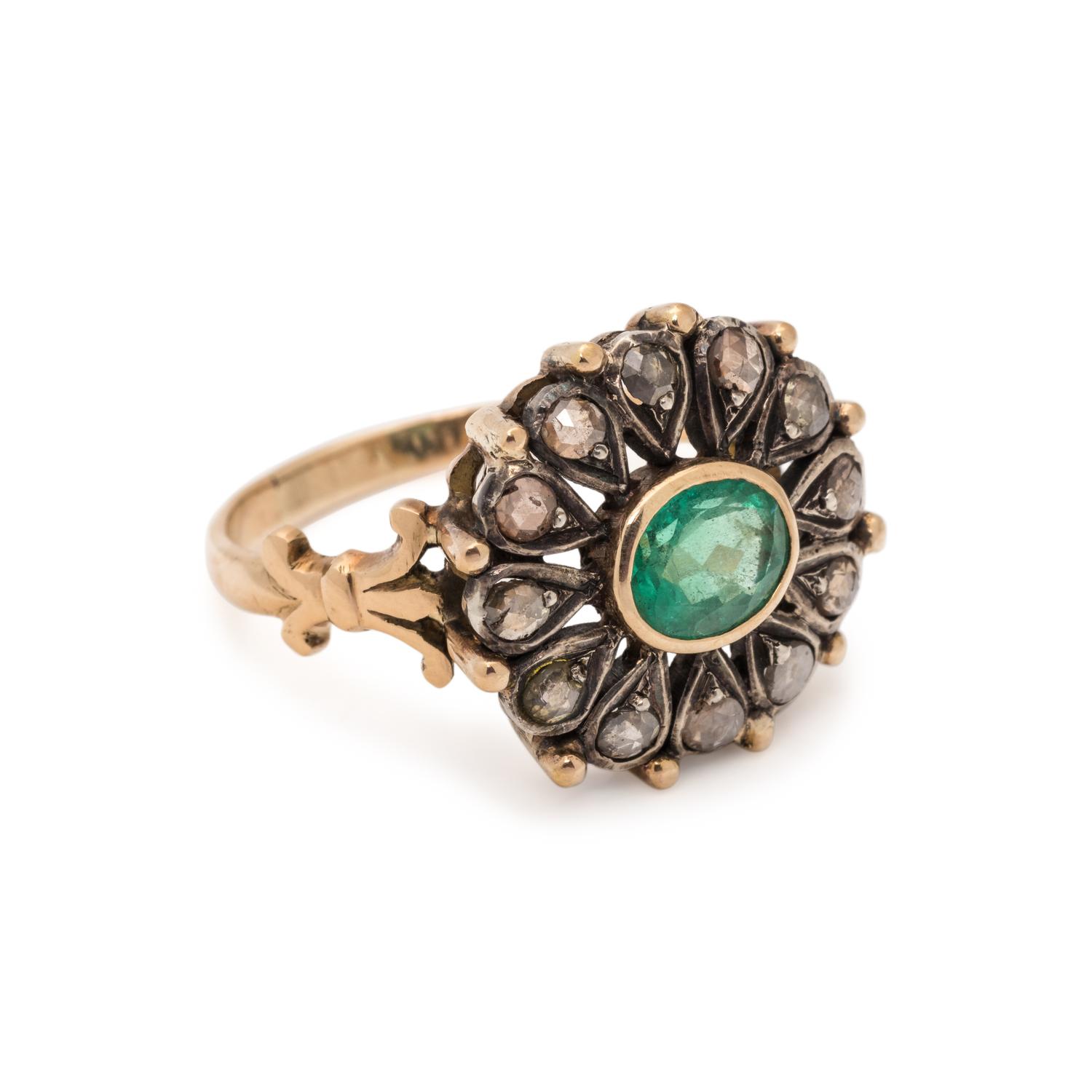 EMERALD AND DIAMOND RING