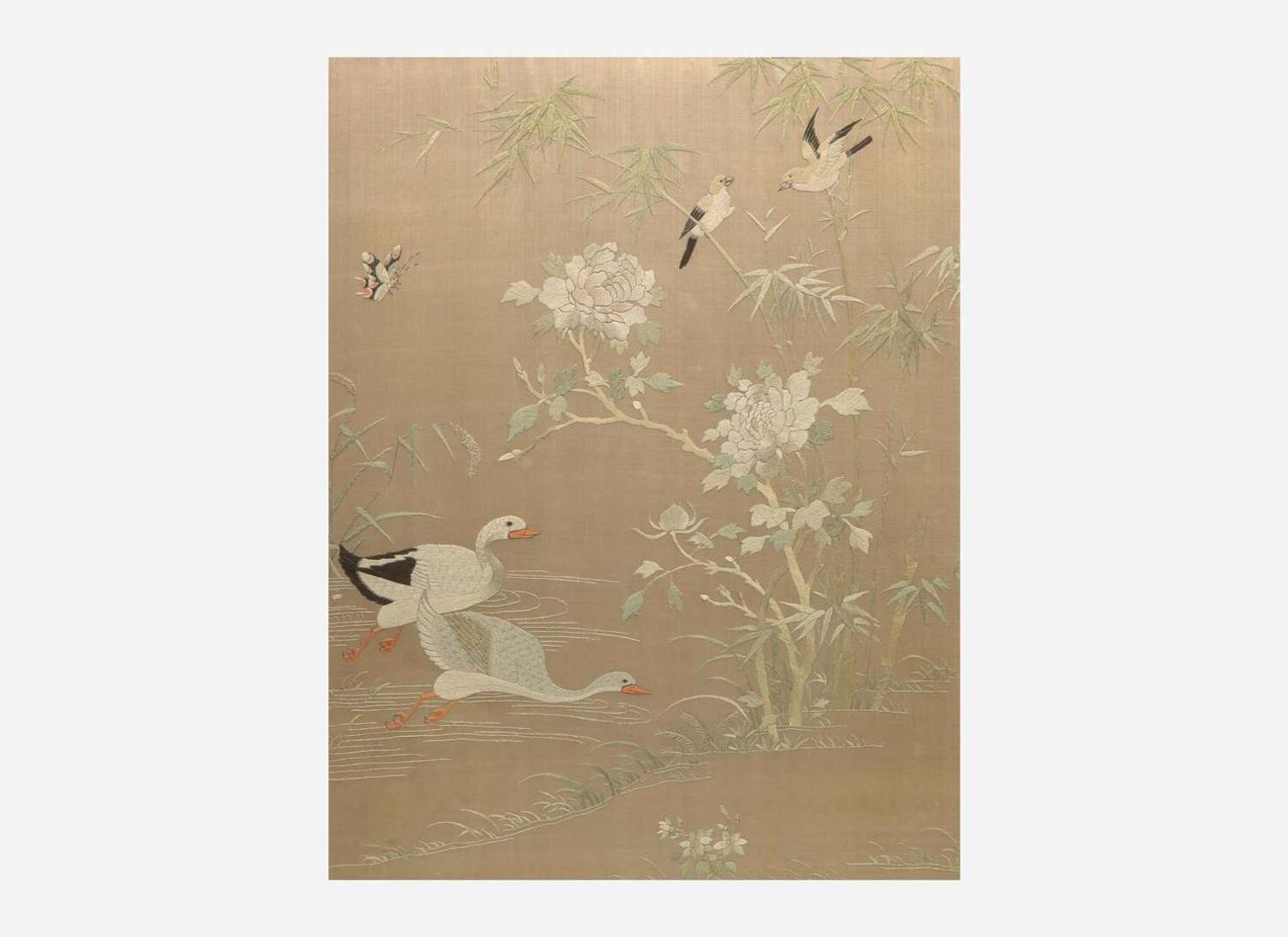 A set of four Chinese silk-embroidered panels depicting birds and flowers 刺繡花鳥 一組四件