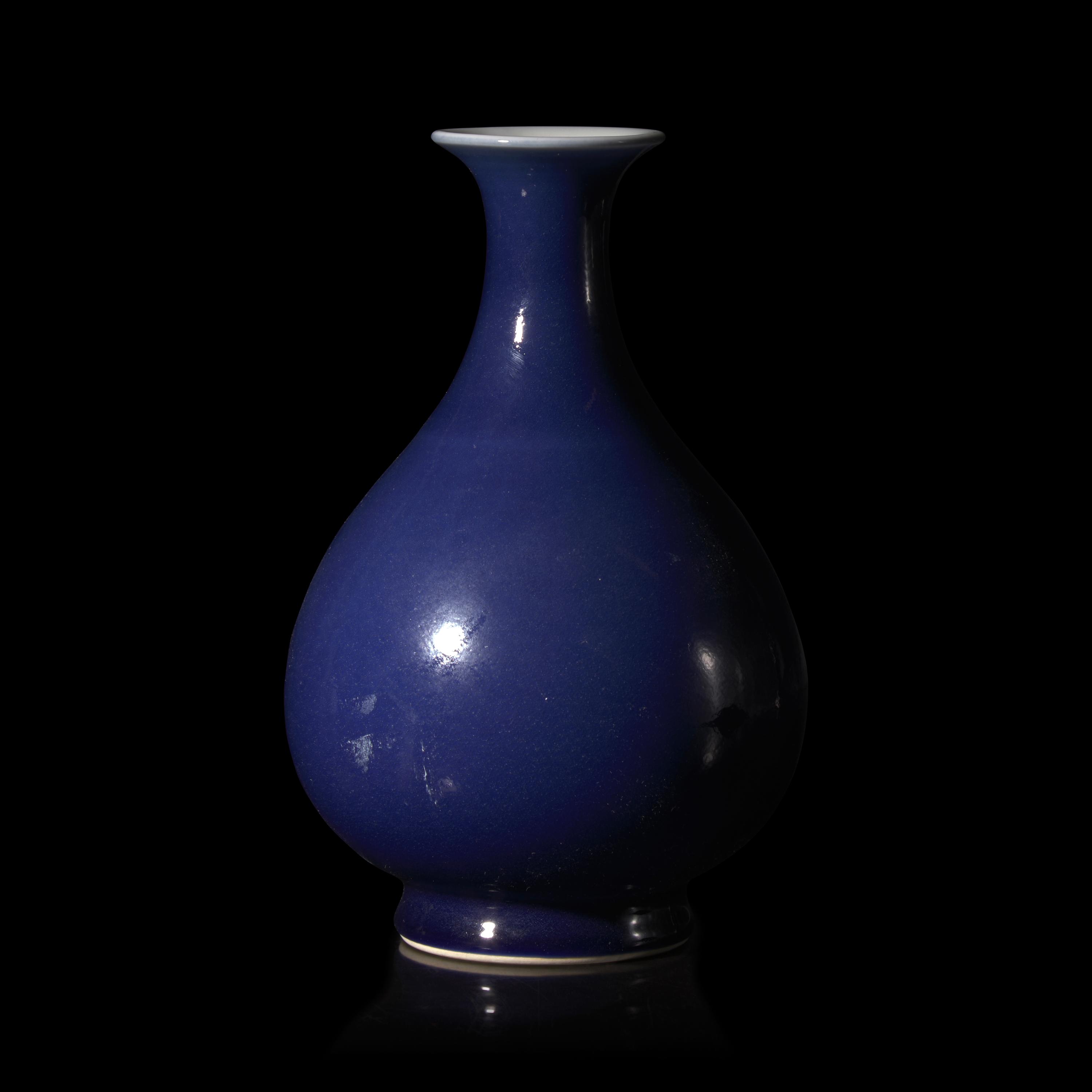 An Unusual Chinese Blue Glazed Porcelain Vase, Yuhuchunping, Qianlong Mark — 乾隆款 霽藍釉玉壺春瓶