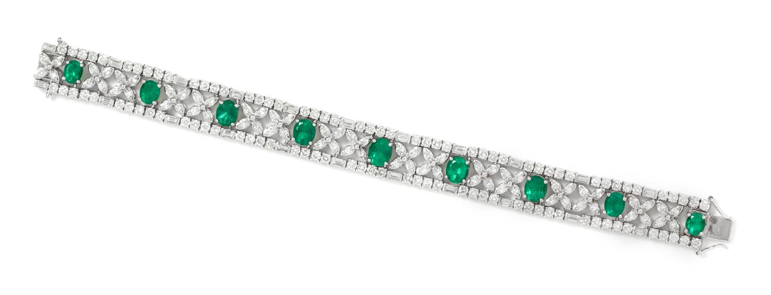 An 18 Karat Bicolor Gold, Emerald and Diamond Bracelet, 26.25 dwts.