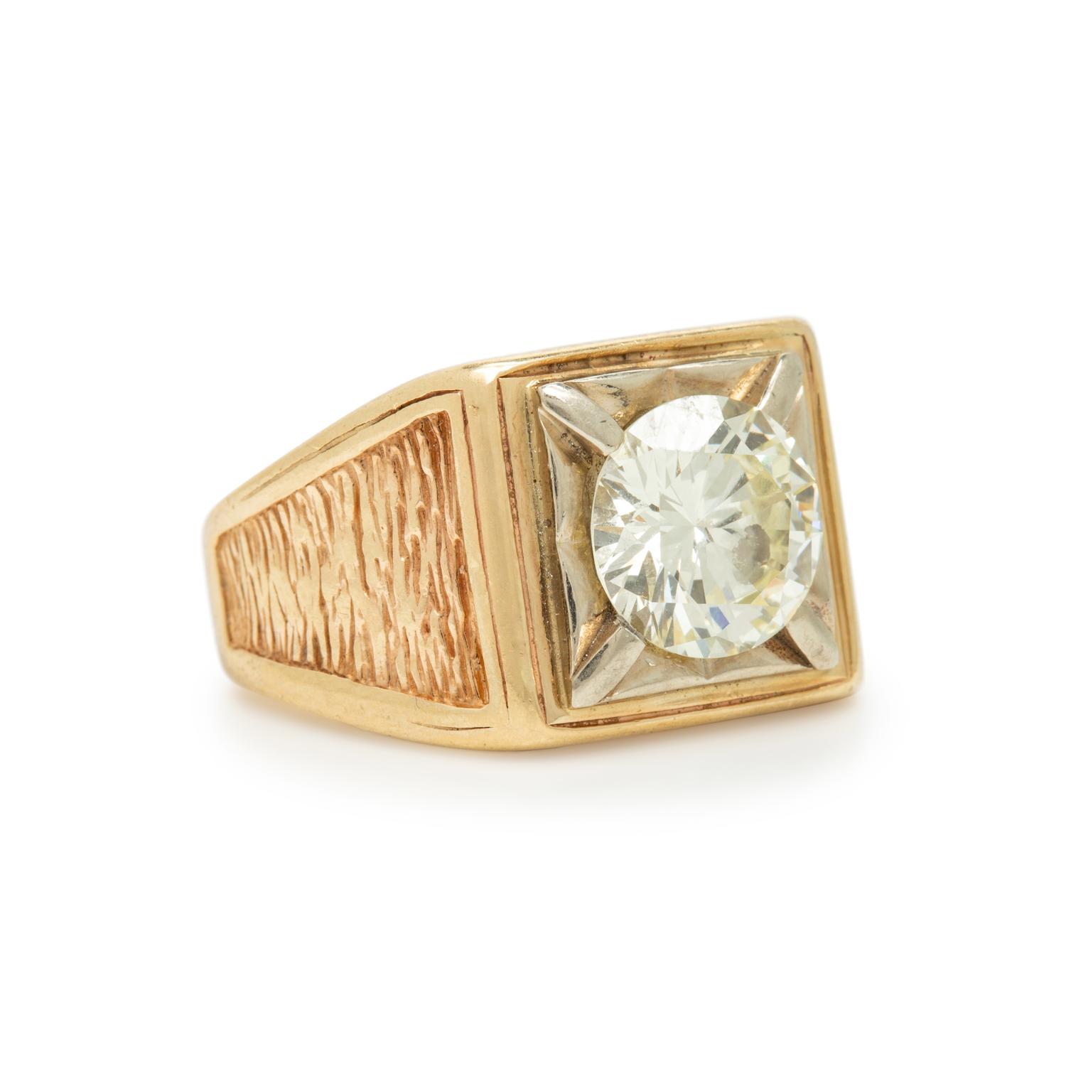 Diamond and Yellow Gold Ring