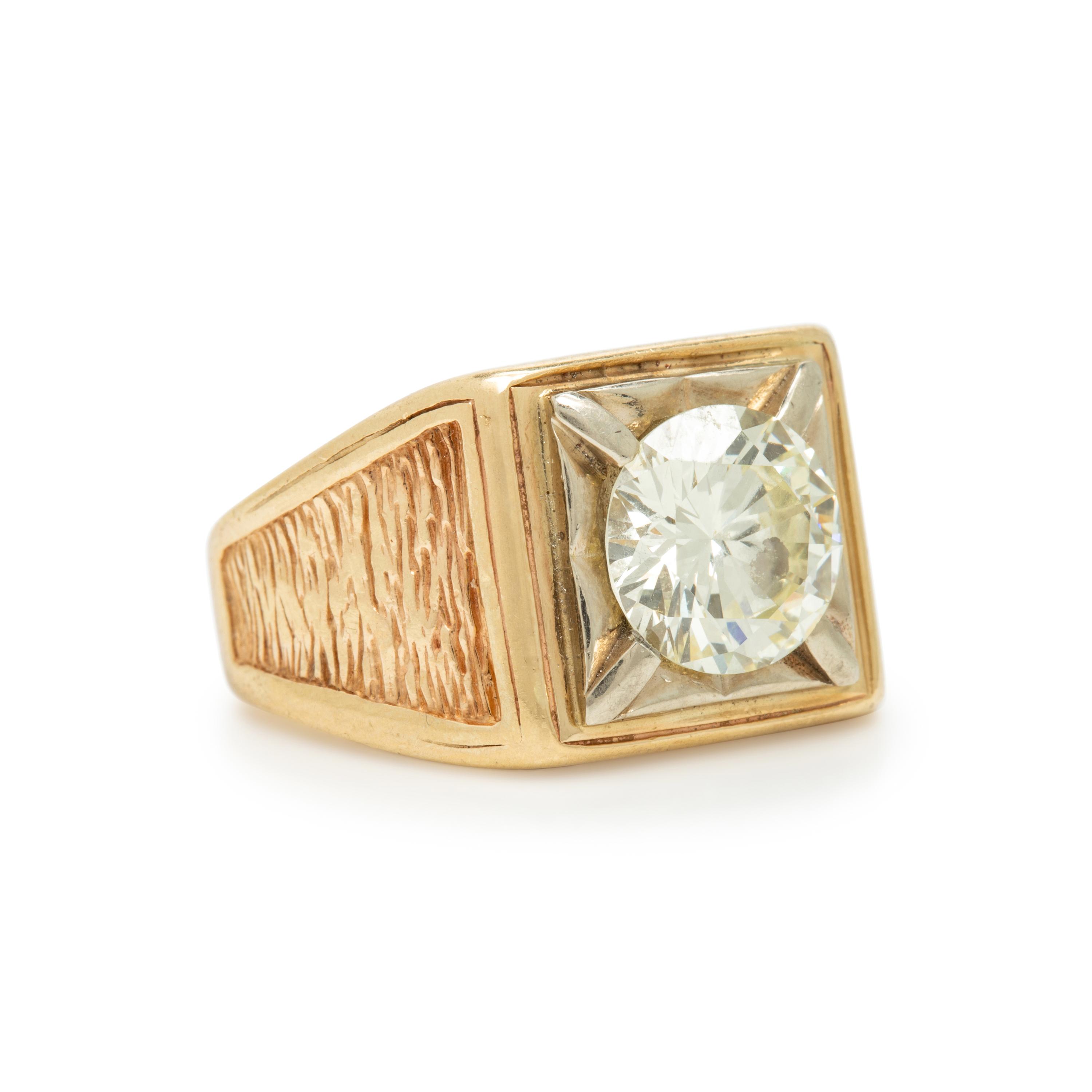 Diamond and Yellow Gold Ring