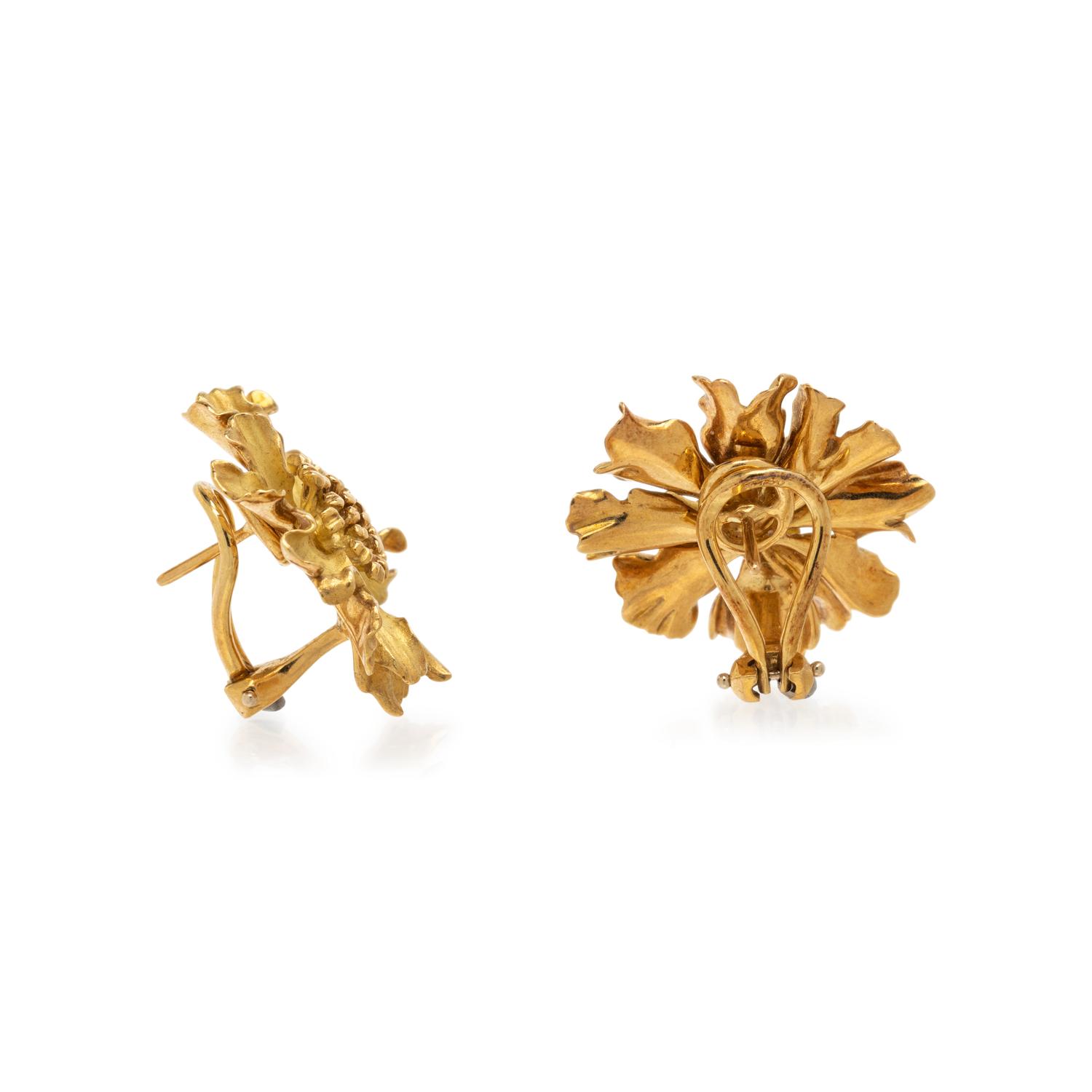 TIFFANY & CO., YELLOW GOLD FLOWER EARRINGS
