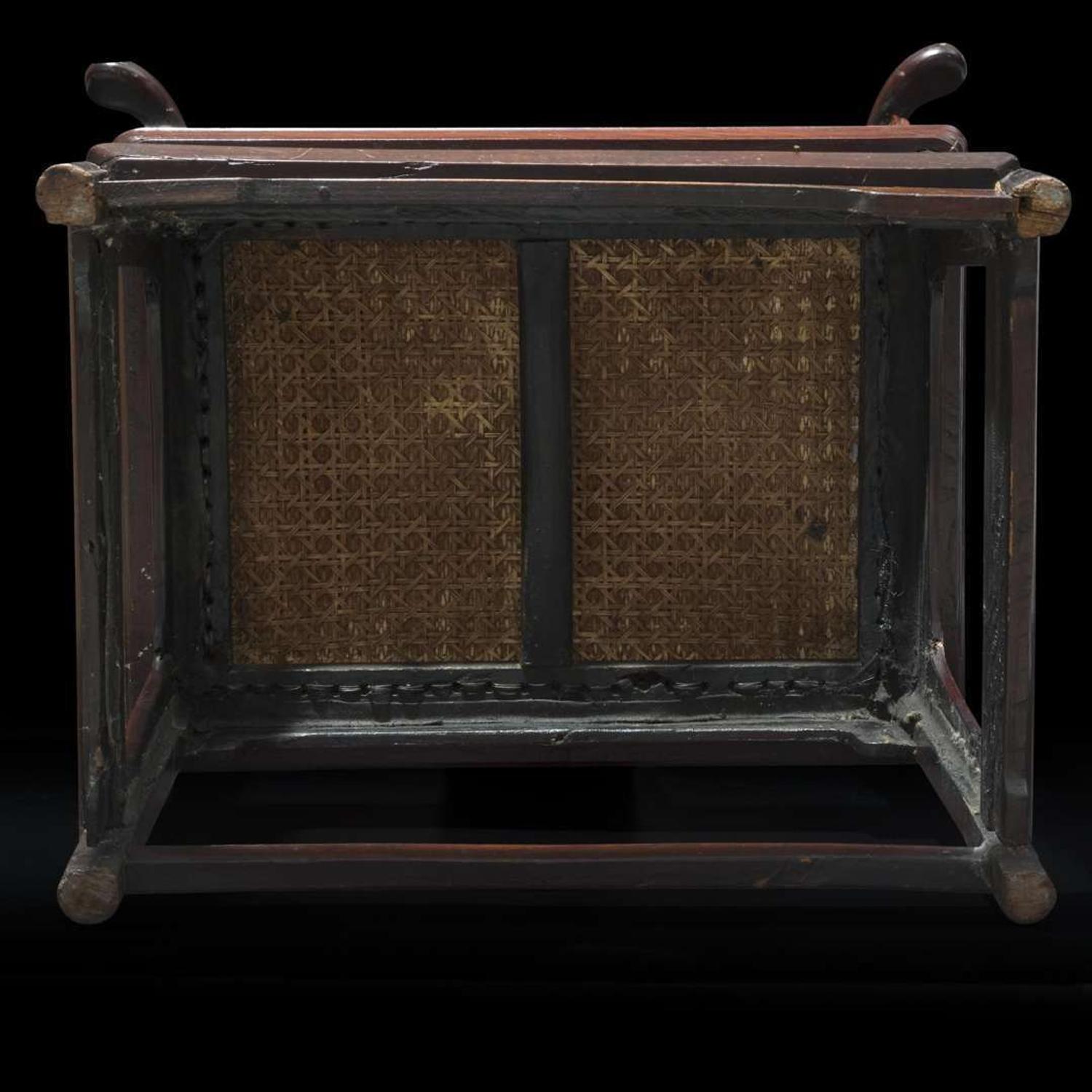 A Chinese yumu and hardwood horseshoe-back armchair 榆木硬木圈椅 Qing dynasty ?