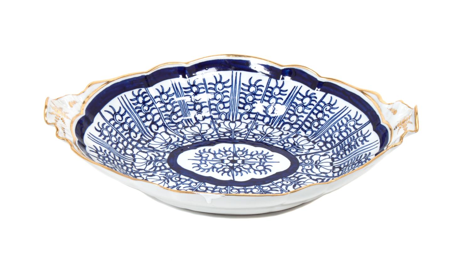 A Worcester Shaped Porcelain Platter Length 13 1/2 inches. — BARR, FLIGHT & BARR, 19TH CENTURY
