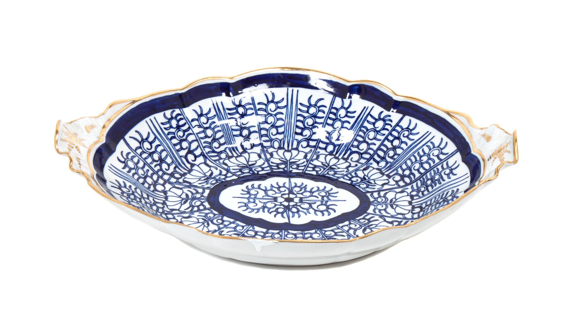 A Worcester Shaped Porcelain Platter Length 13 1/2 inches. — BARR, FLIGHT & BARR, 19TH CENTURY