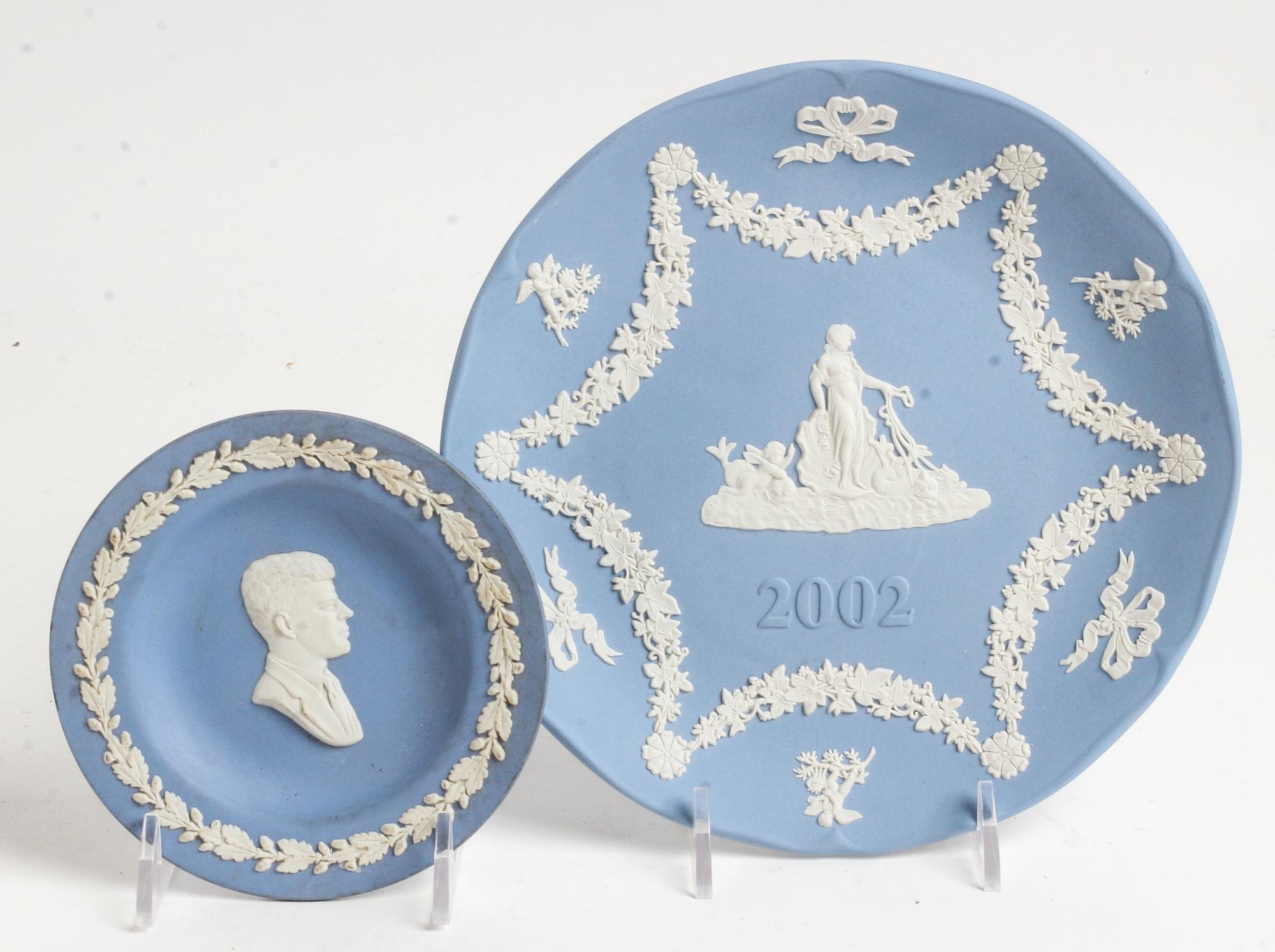 Two Wedgwood Jasperware Articles Diameter of larger 7 1/8 inches. — 20TH CENTURY