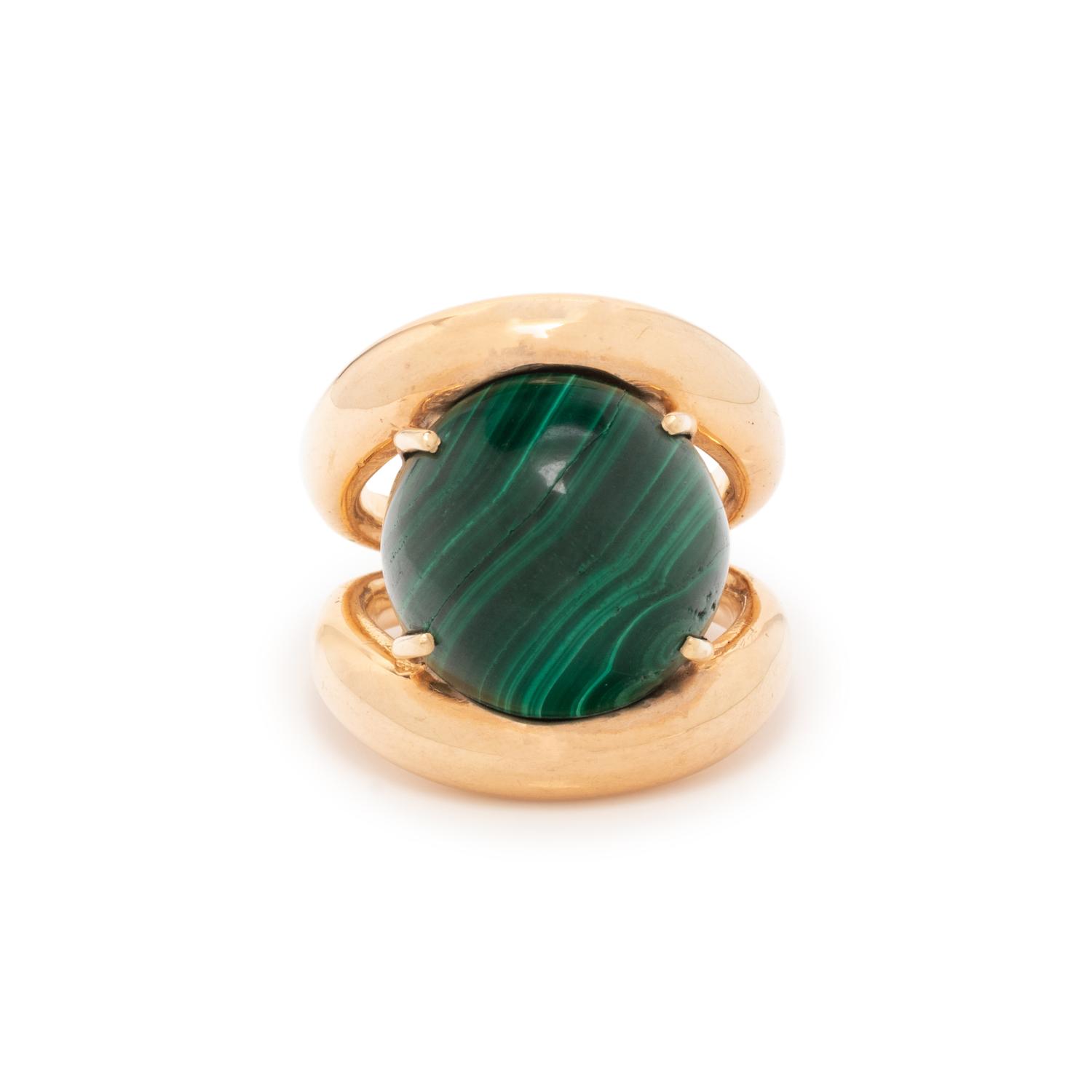 MALACHITE AND YELLOW GOLD RING