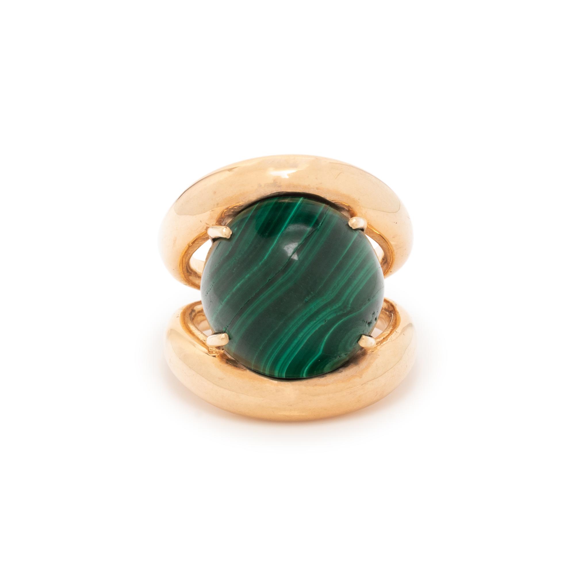MALACHITE AND YELLOW GOLD RING