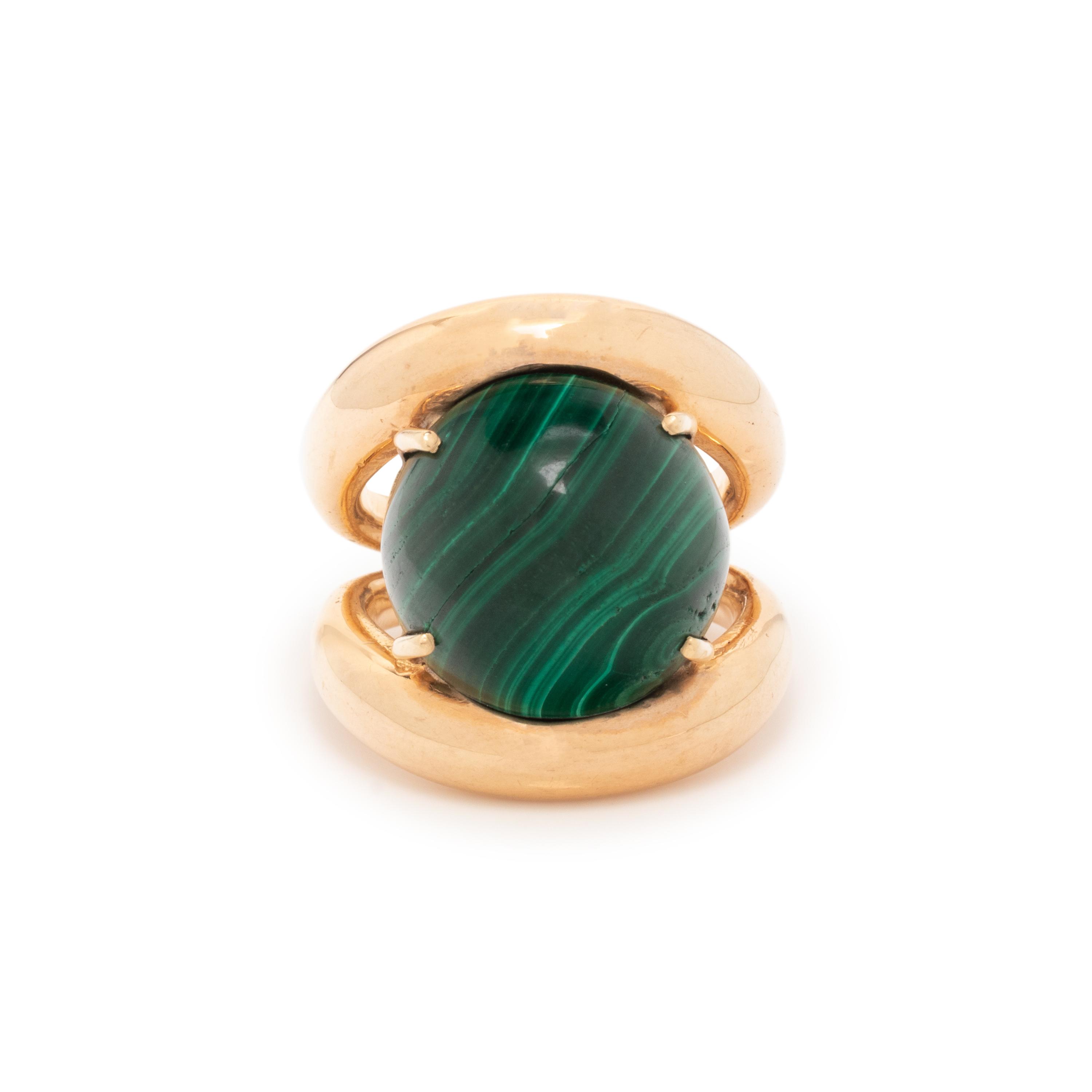 MALACHITE AND YELLOW GOLD RING