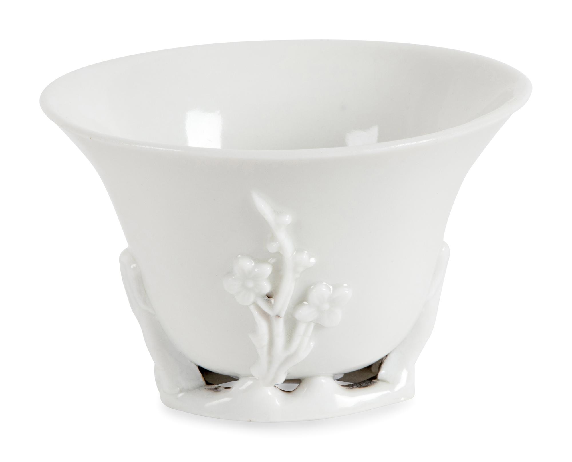 Seven Chinese Blanc-de-Chine Porcelain Libation Cups, 18th-Early 20th Century 清中期-民國 德化白瓷梅花杯及鹿鶴同春杯七支