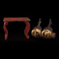 A pair of Japanese lacquered stirrups and a Negoro-style red-lacquered stand 日本漆器马扎及马镫一对 Edo to Meiji period ?????