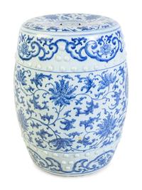 A Chinese Export Porcelain Garden Seat