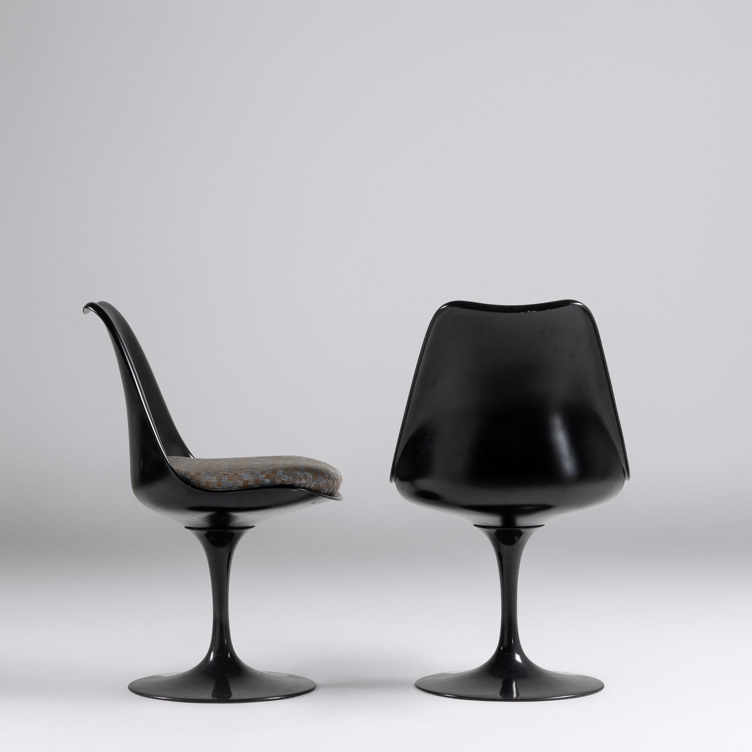 Set of Four 'Tulip' Dining Chairs Knoll, USA