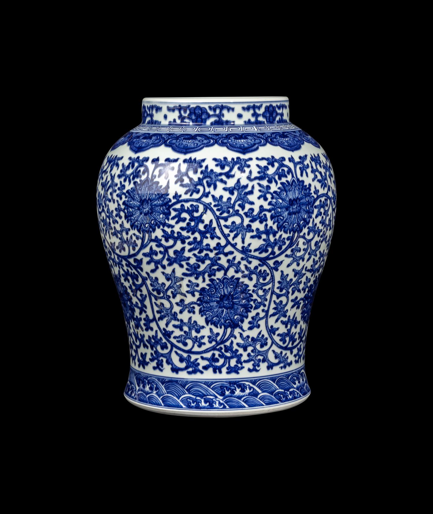 A Chinese Blue and White Porcelain 'Soldier' Jar
