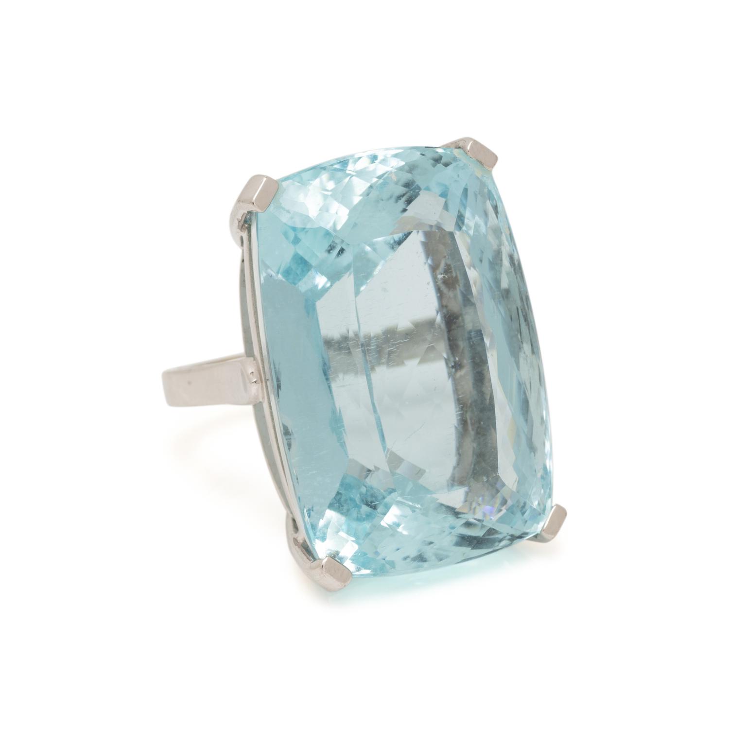 WHITE GOLD AND QUARTZ RING