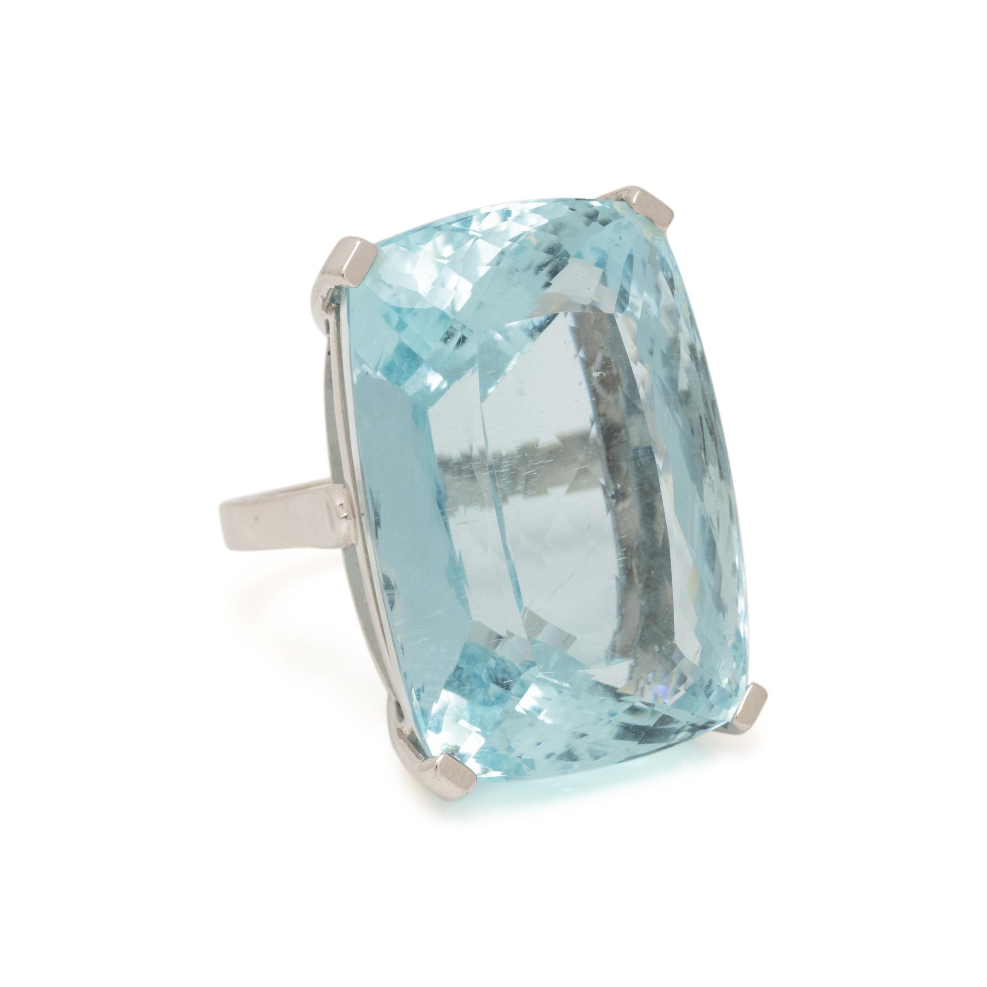 WHITE GOLD AND QUARTZ RING