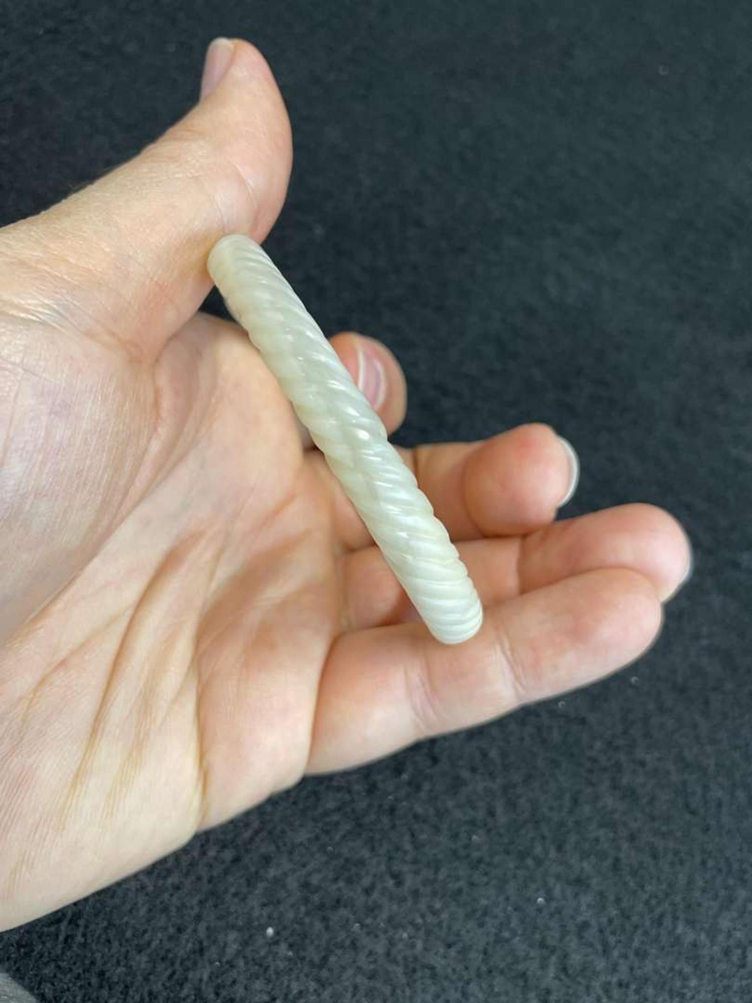 A Chinese white jade bangle 白玉手镯 Mid to late Qing dynasty ????