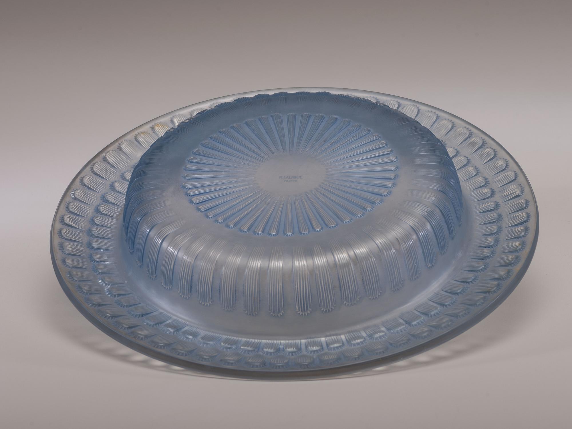 Helianthe Centerpiece bowl, model # 3319 Circa 1930s